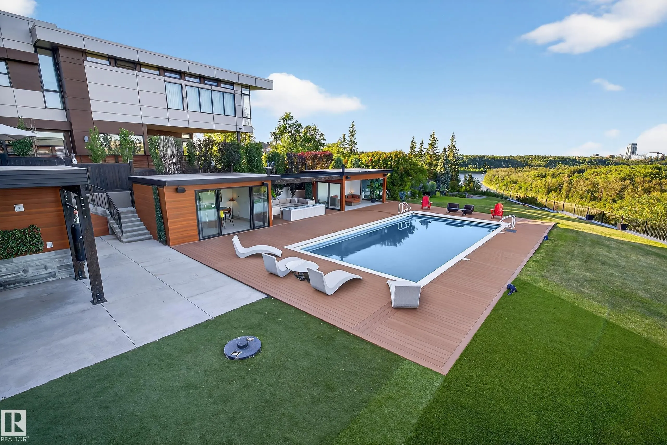 13758 VALLEYVIEW Drive