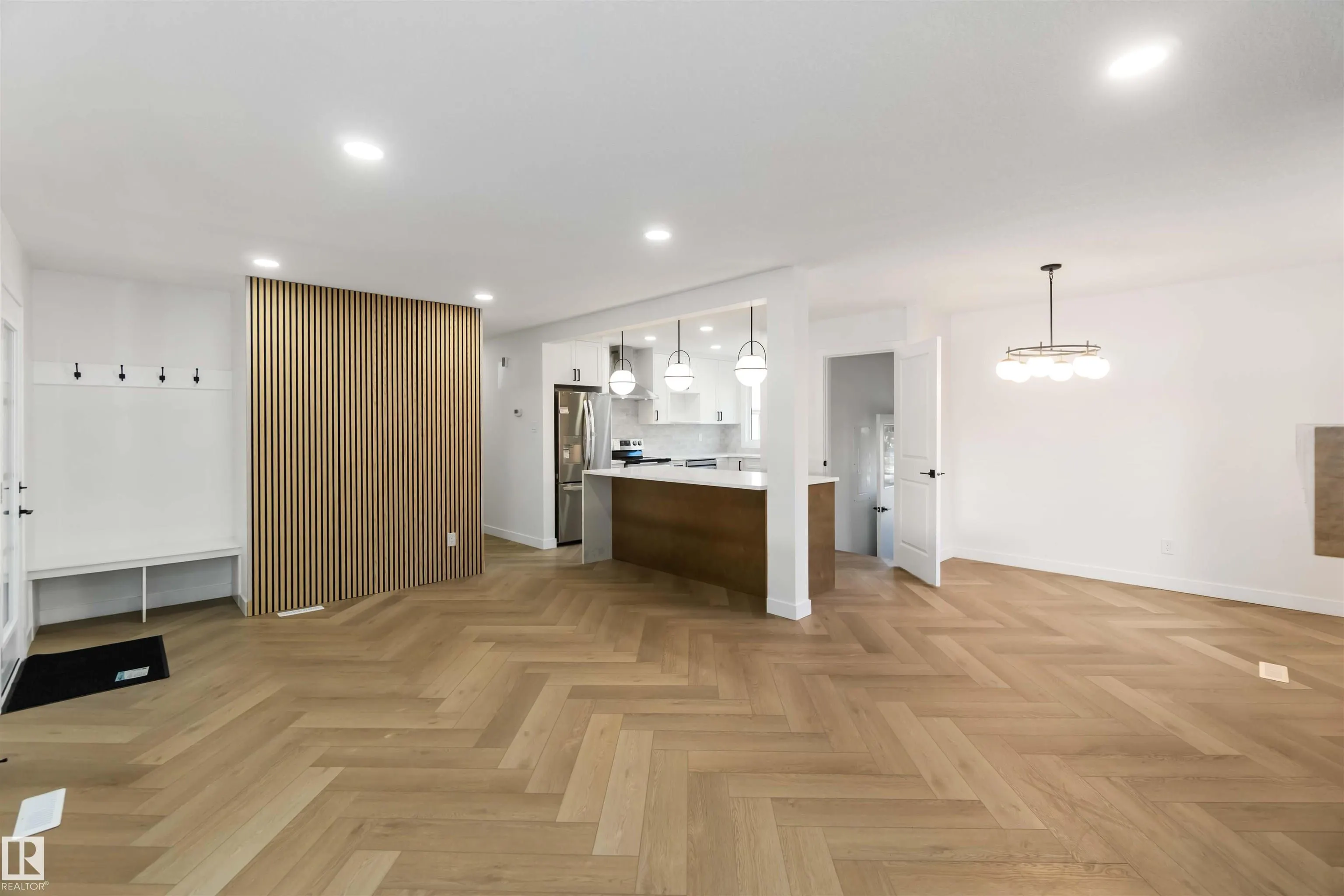 22 SUNNYSIDE Crescent