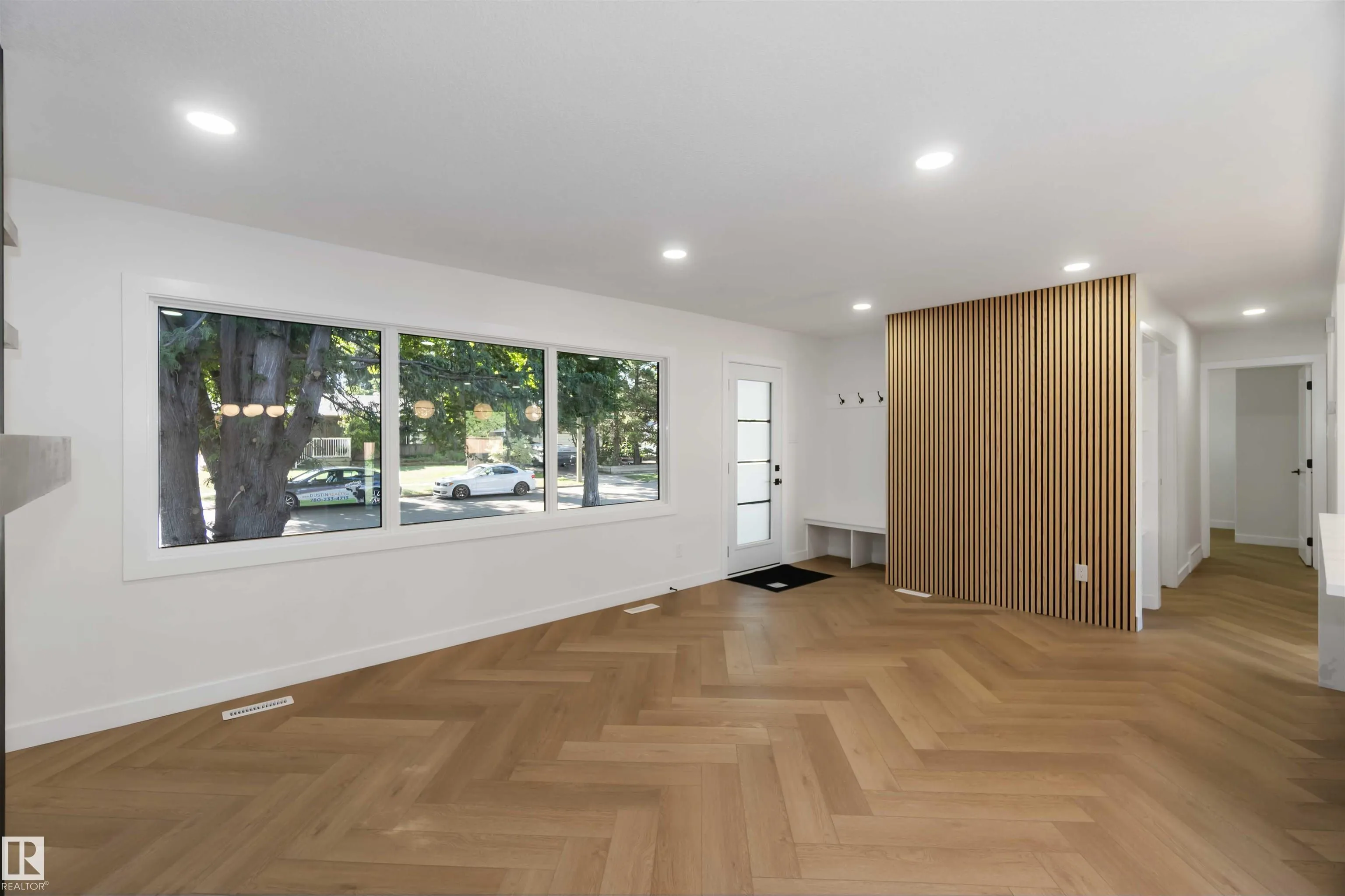 22 SUNNYSIDE Crescent