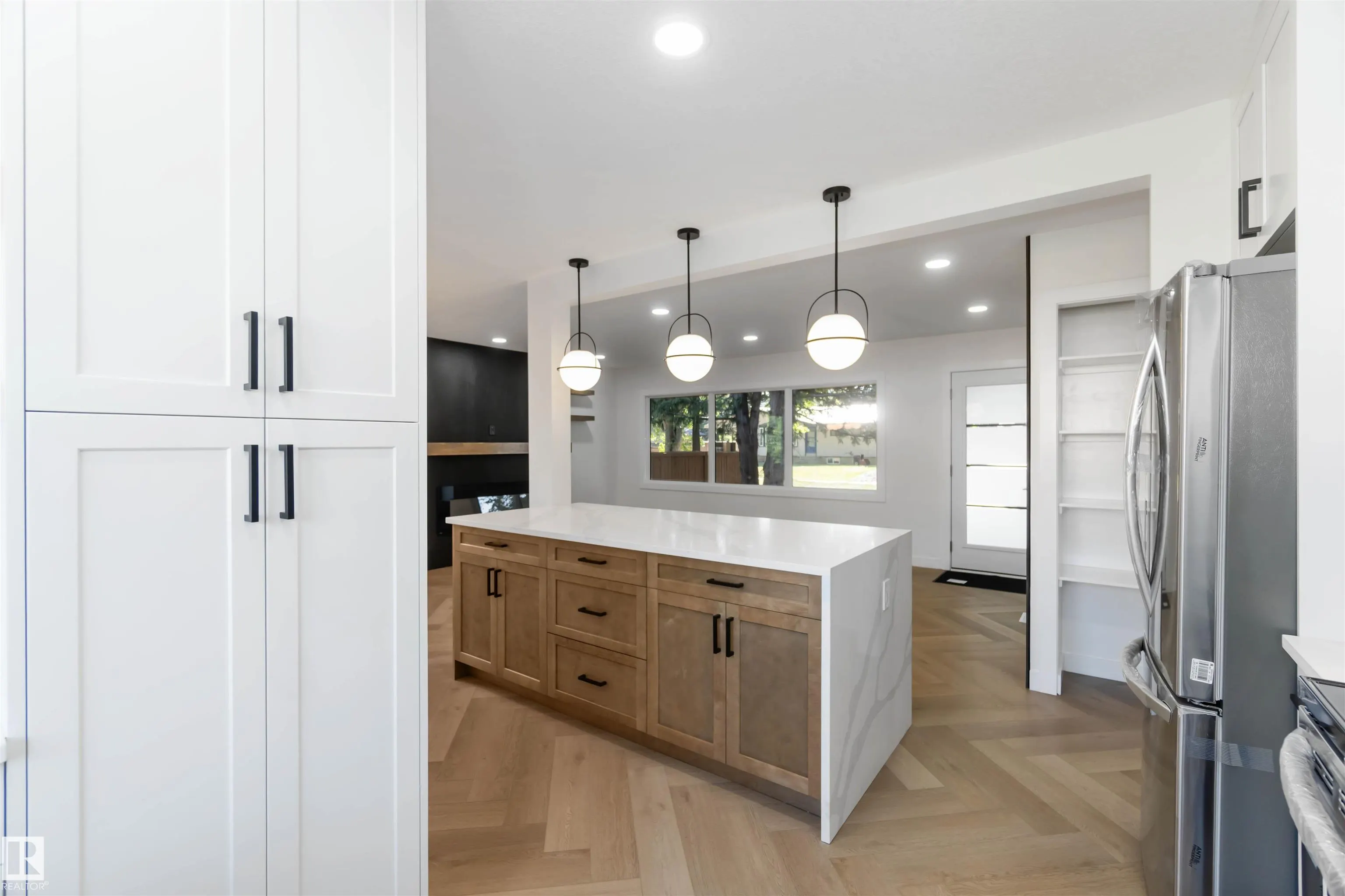 22 SUNNYSIDE Crescent