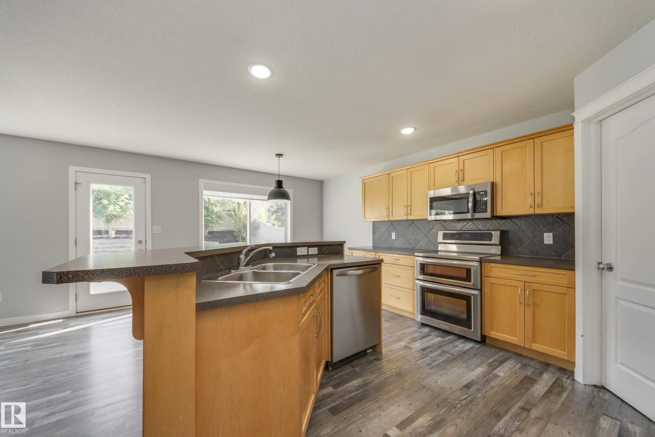 129 RIDGEBROOK Road