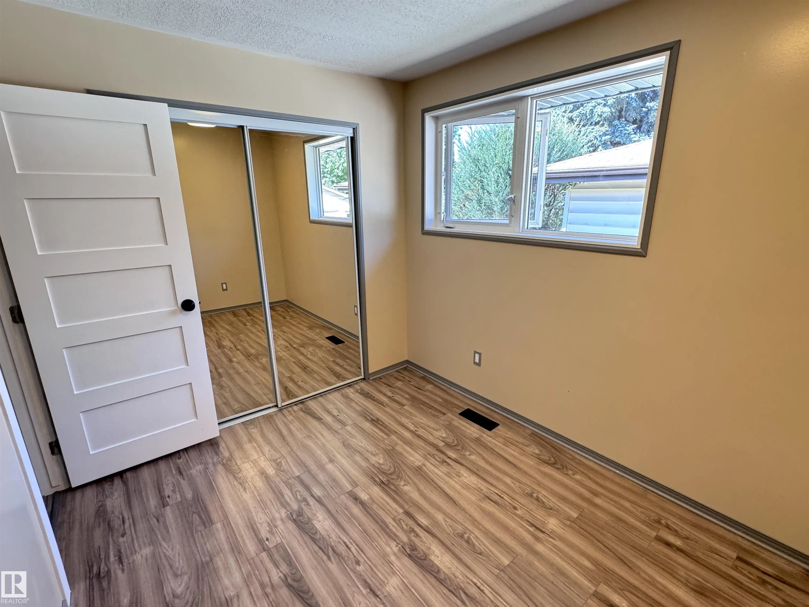 576 SAGE Crescent