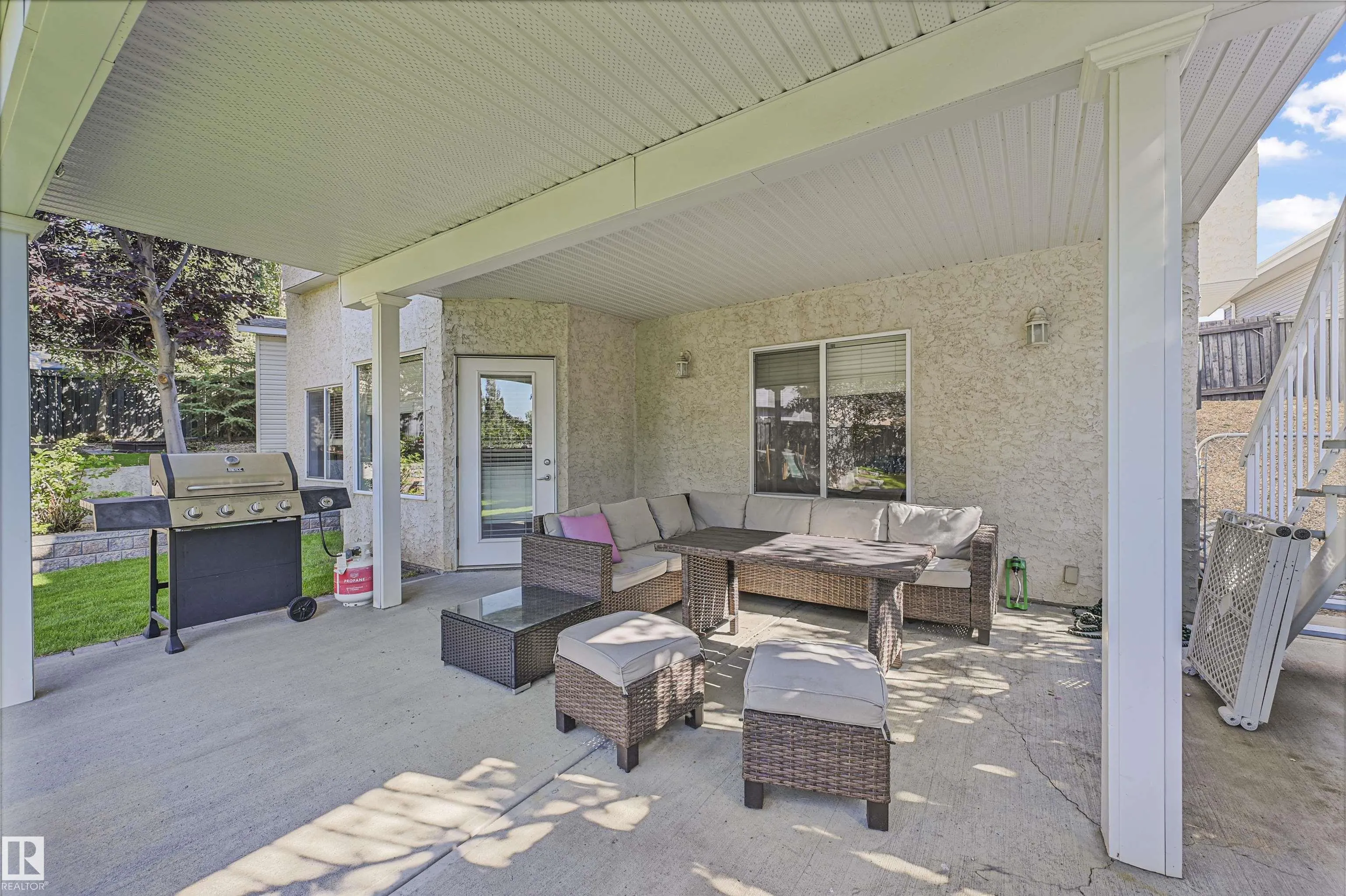 1516 THOROGOOD Close