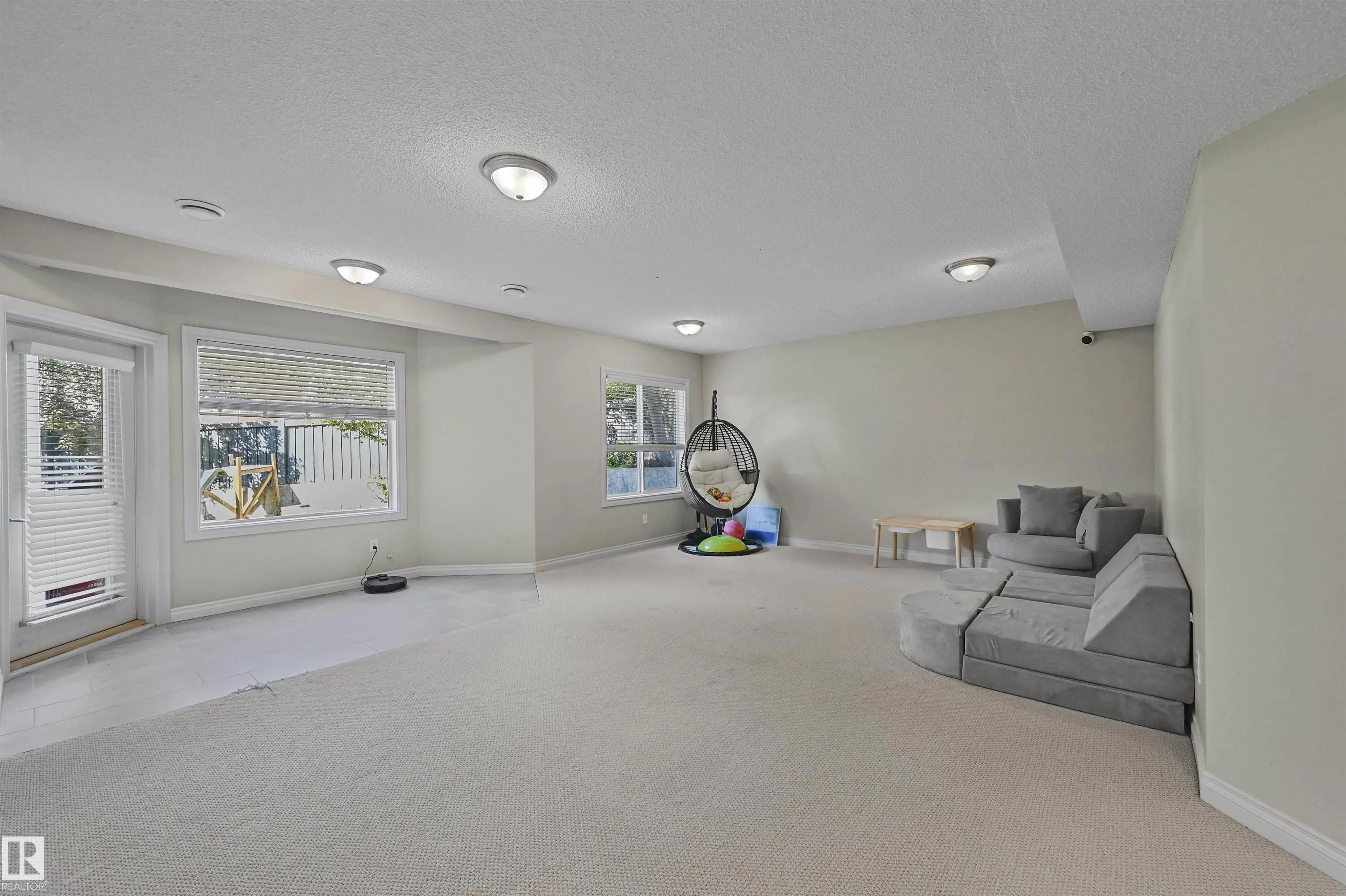 1516 THOROGOOD Close