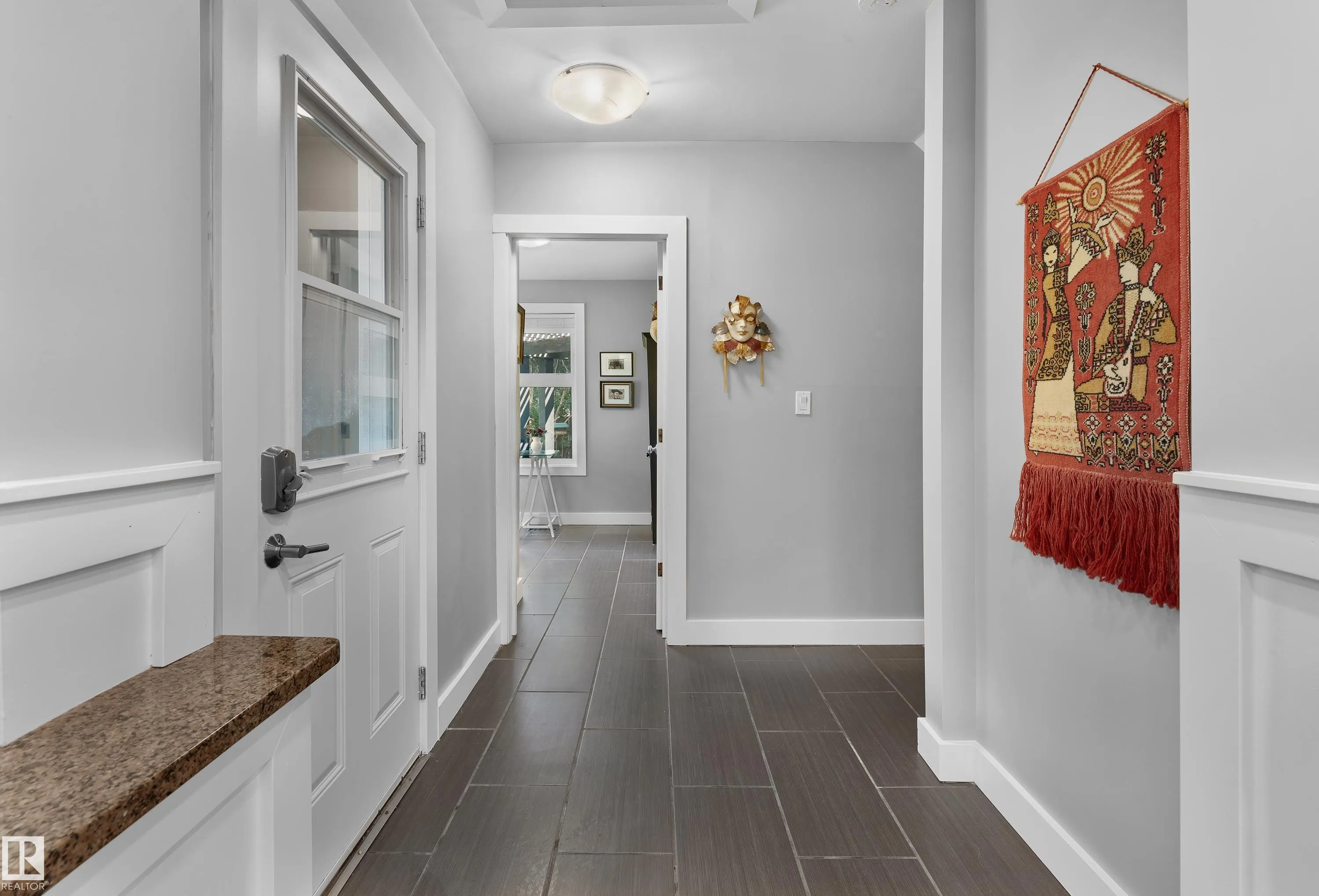 10303 GLENORA Crescent