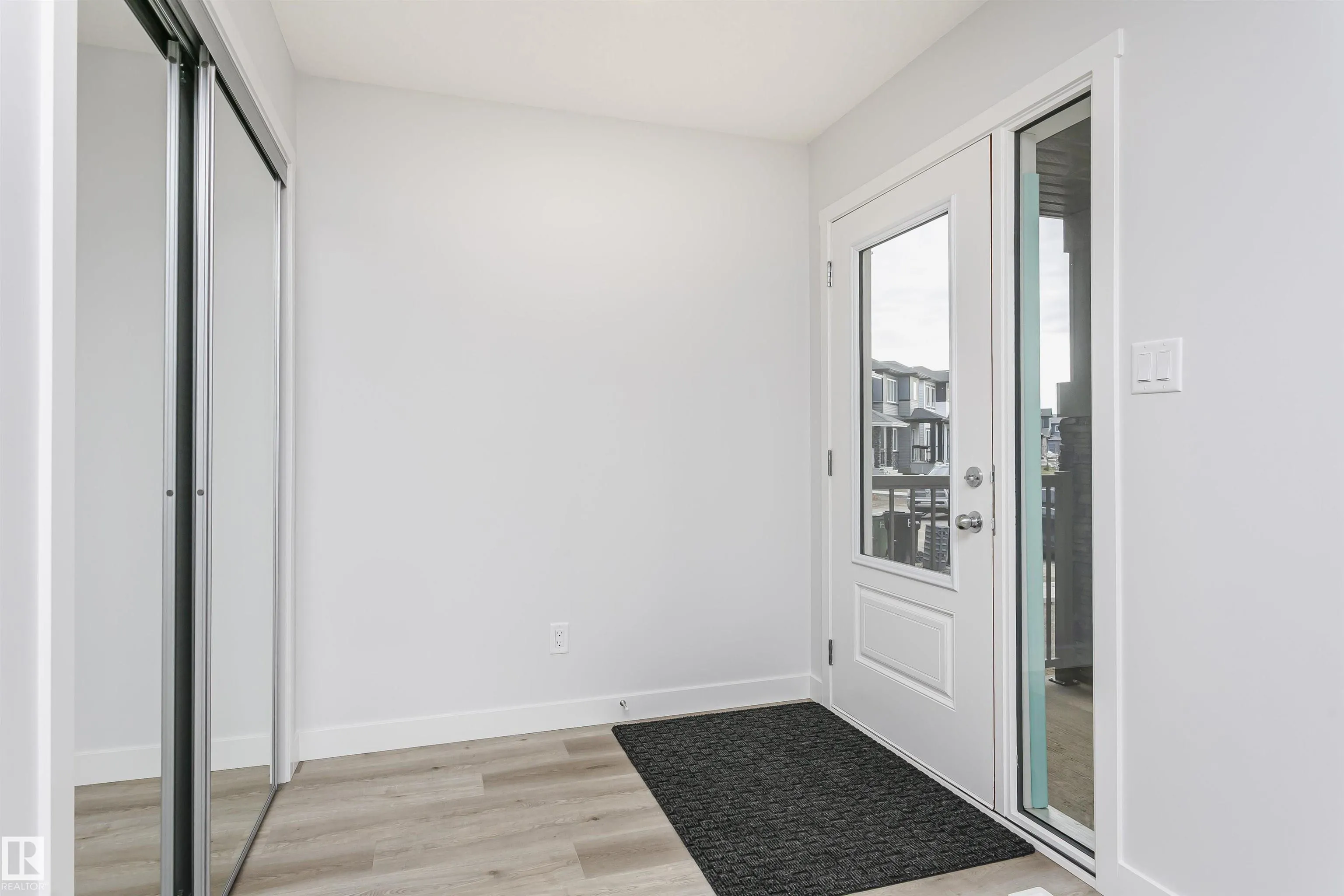 9564 CARSON BEND
