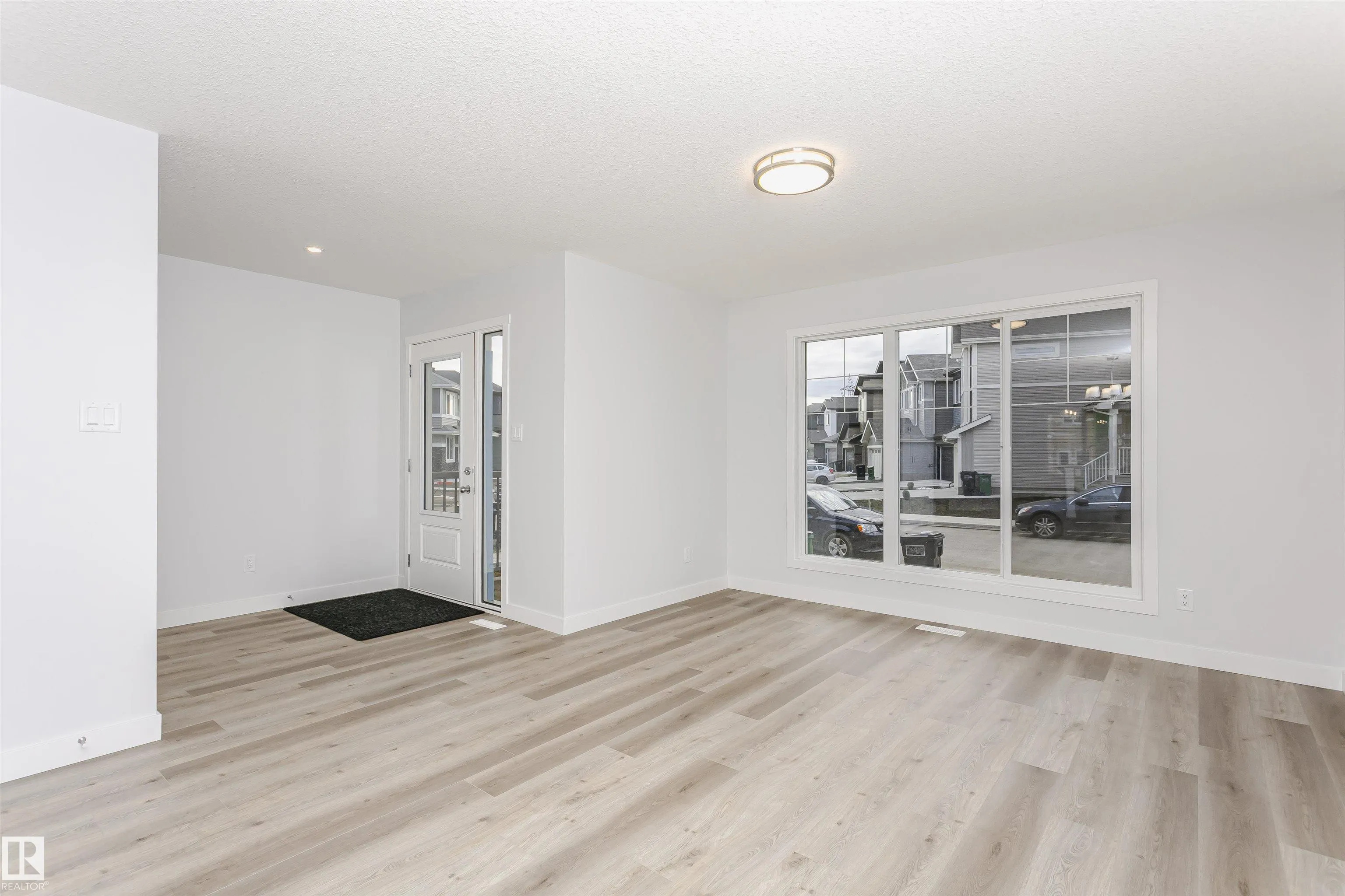 9564 CARSON BEND
