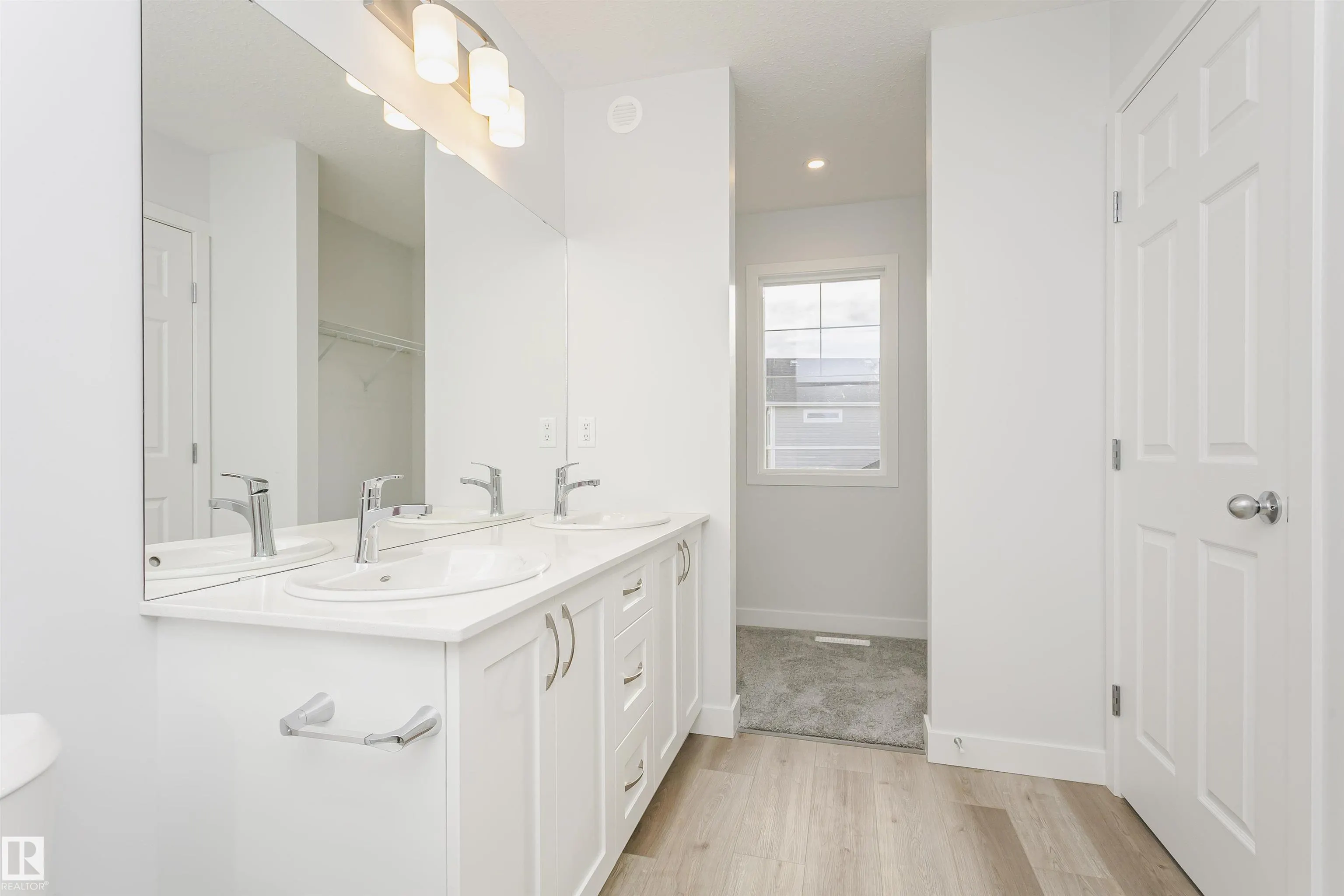 9564 CARSON BEND