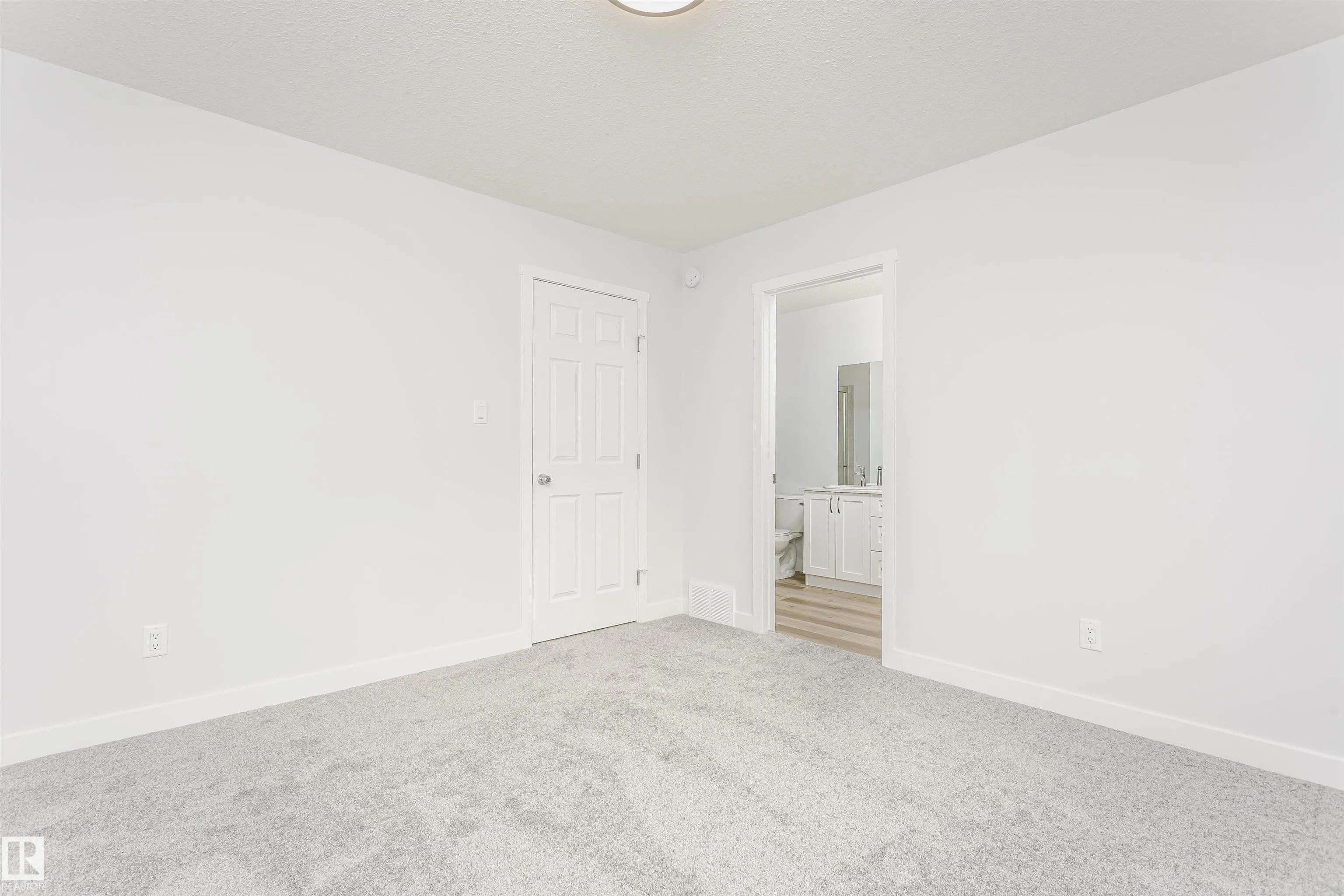9564 CARSON BEND