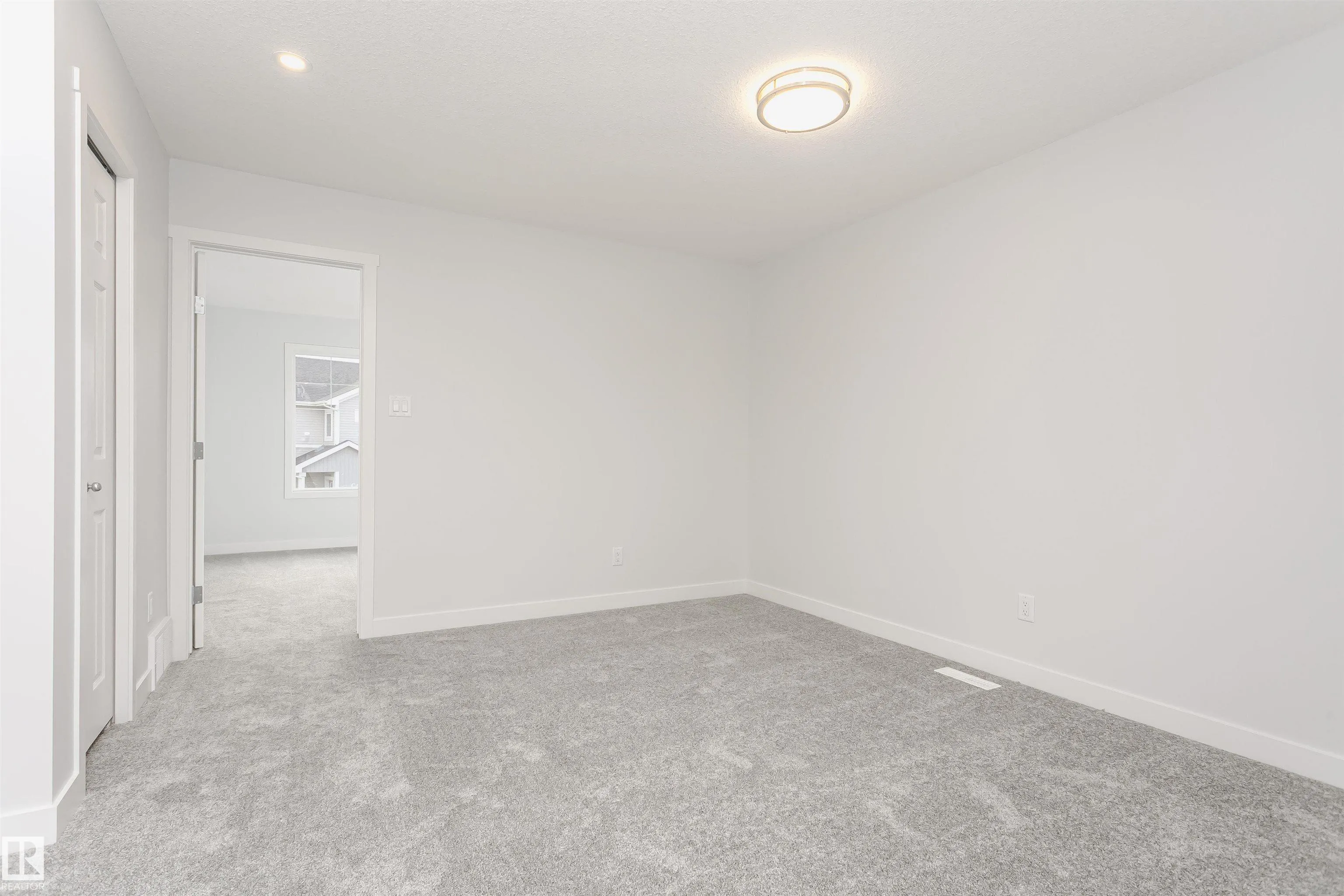 9564 CARSON BEND