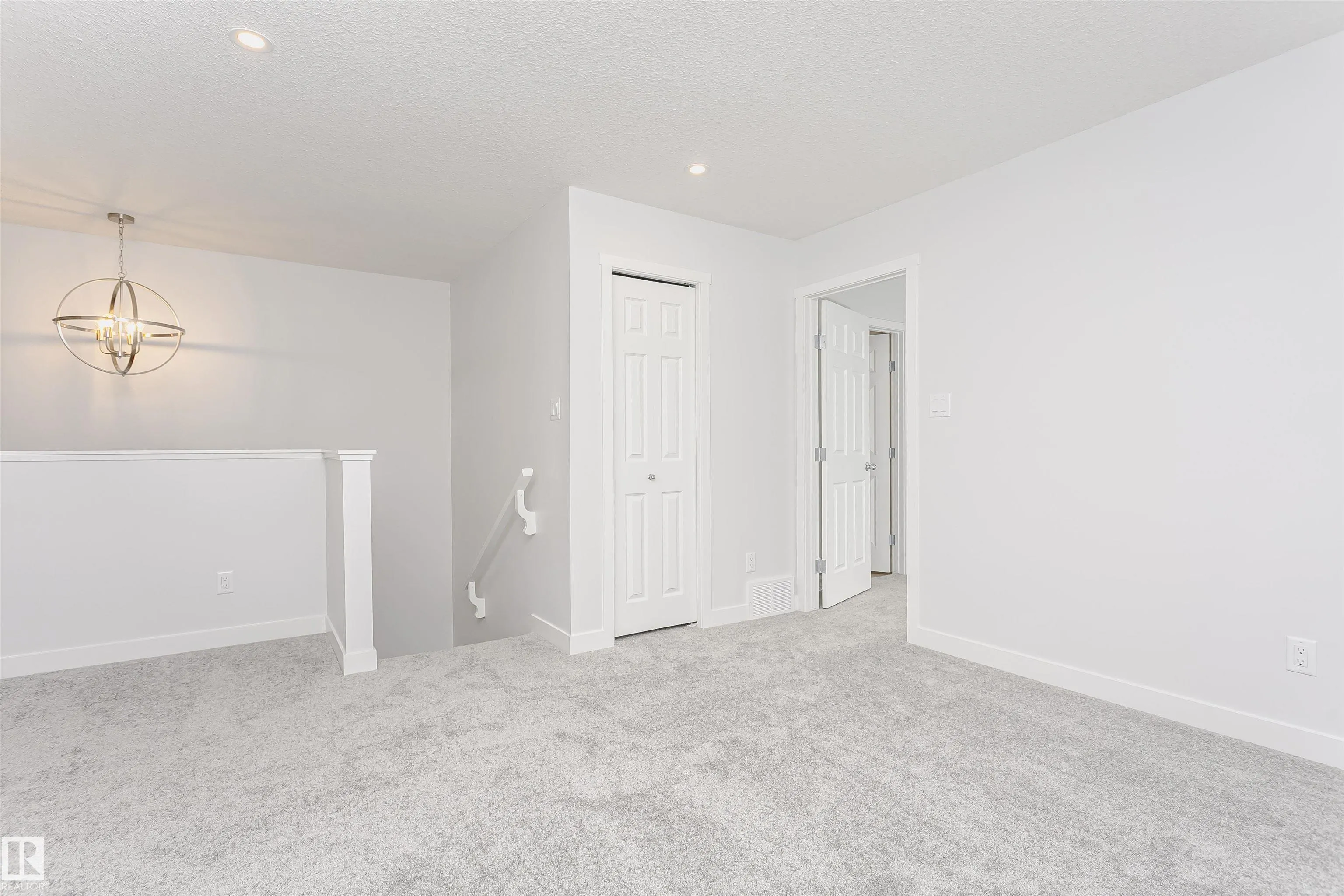 9564 CARSON BEND