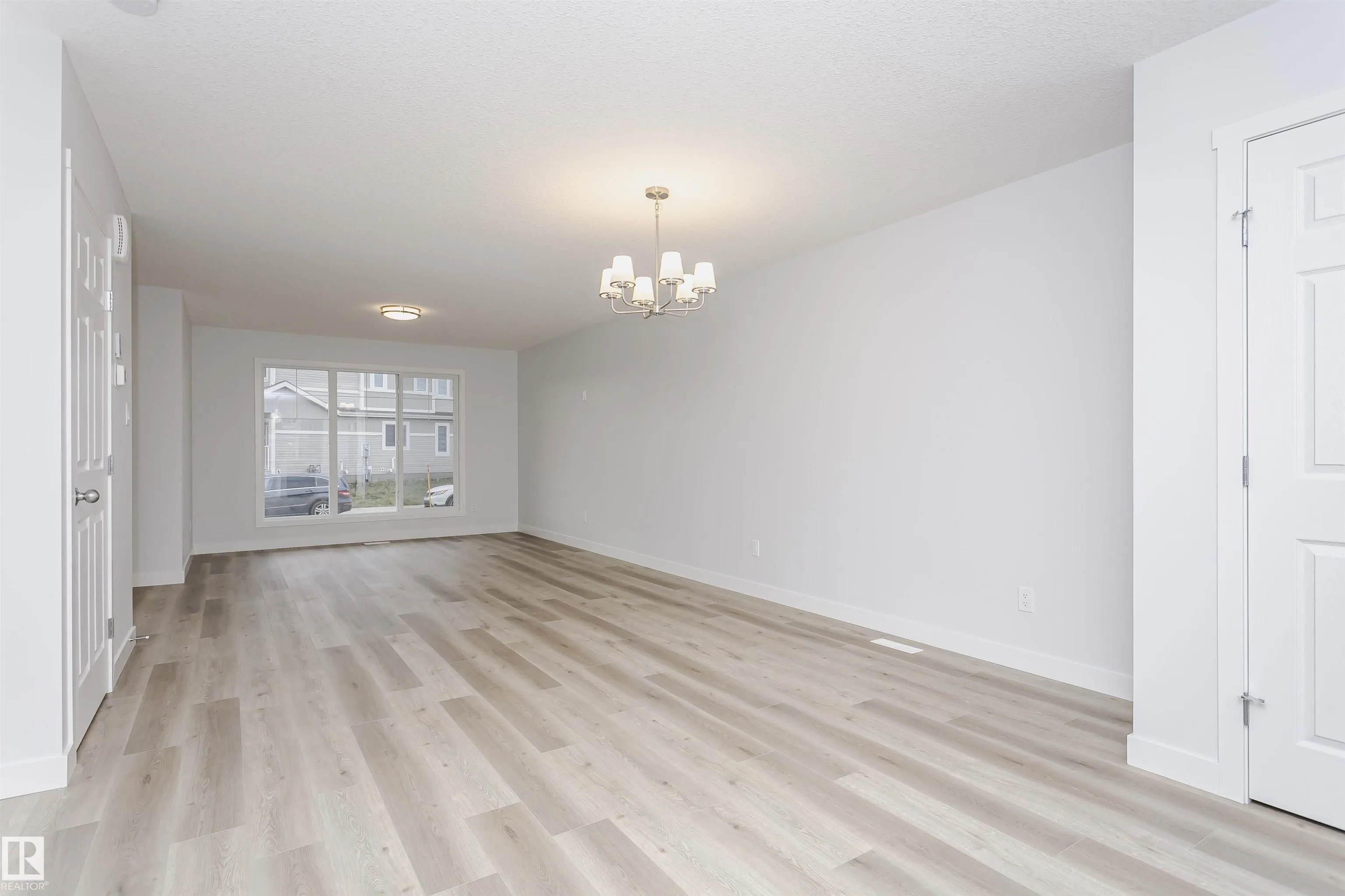 9564 CARSON BEND