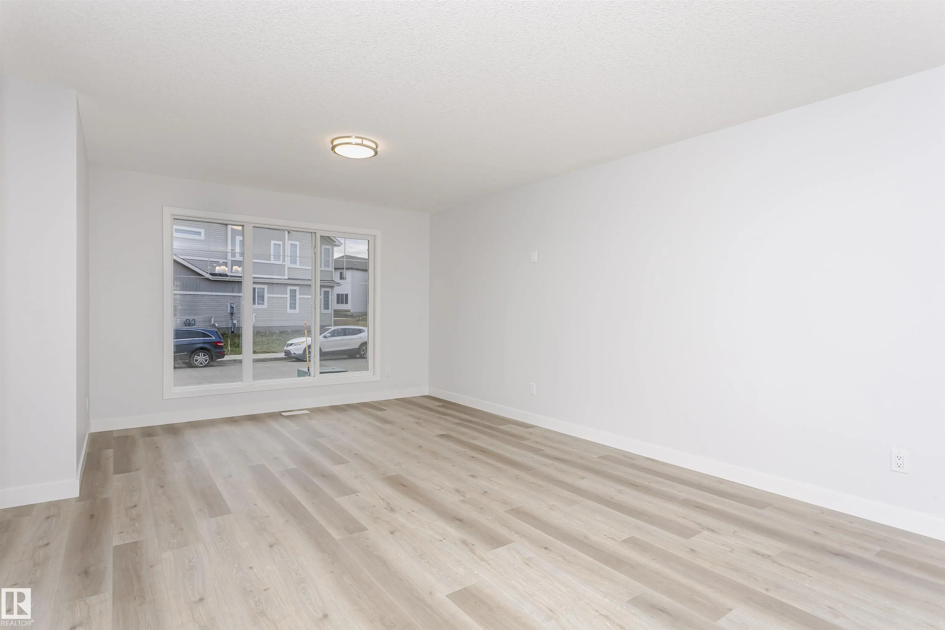 9564 CARSON BEND