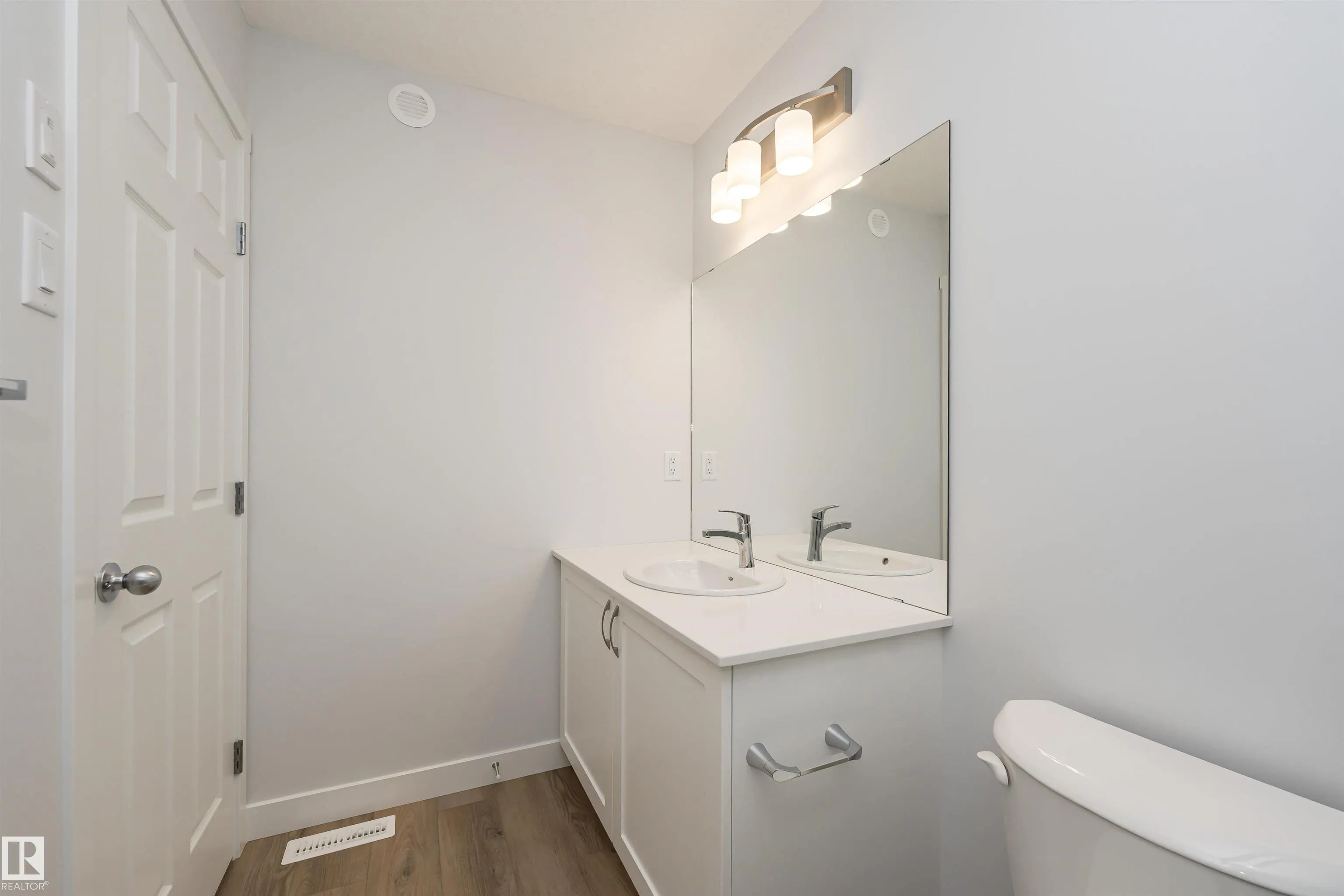 9566 CARSON BEND