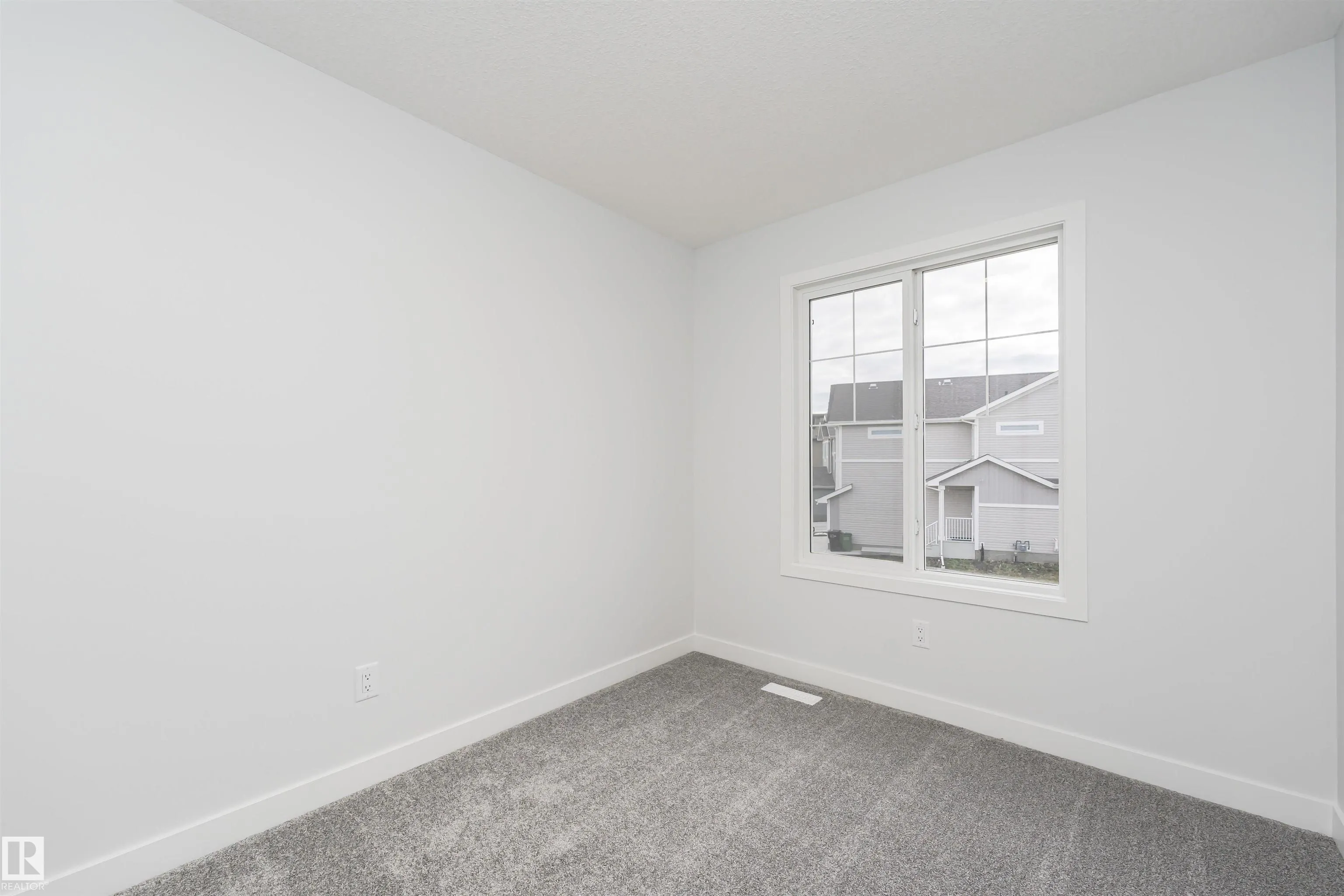 9566 CARSON BEND