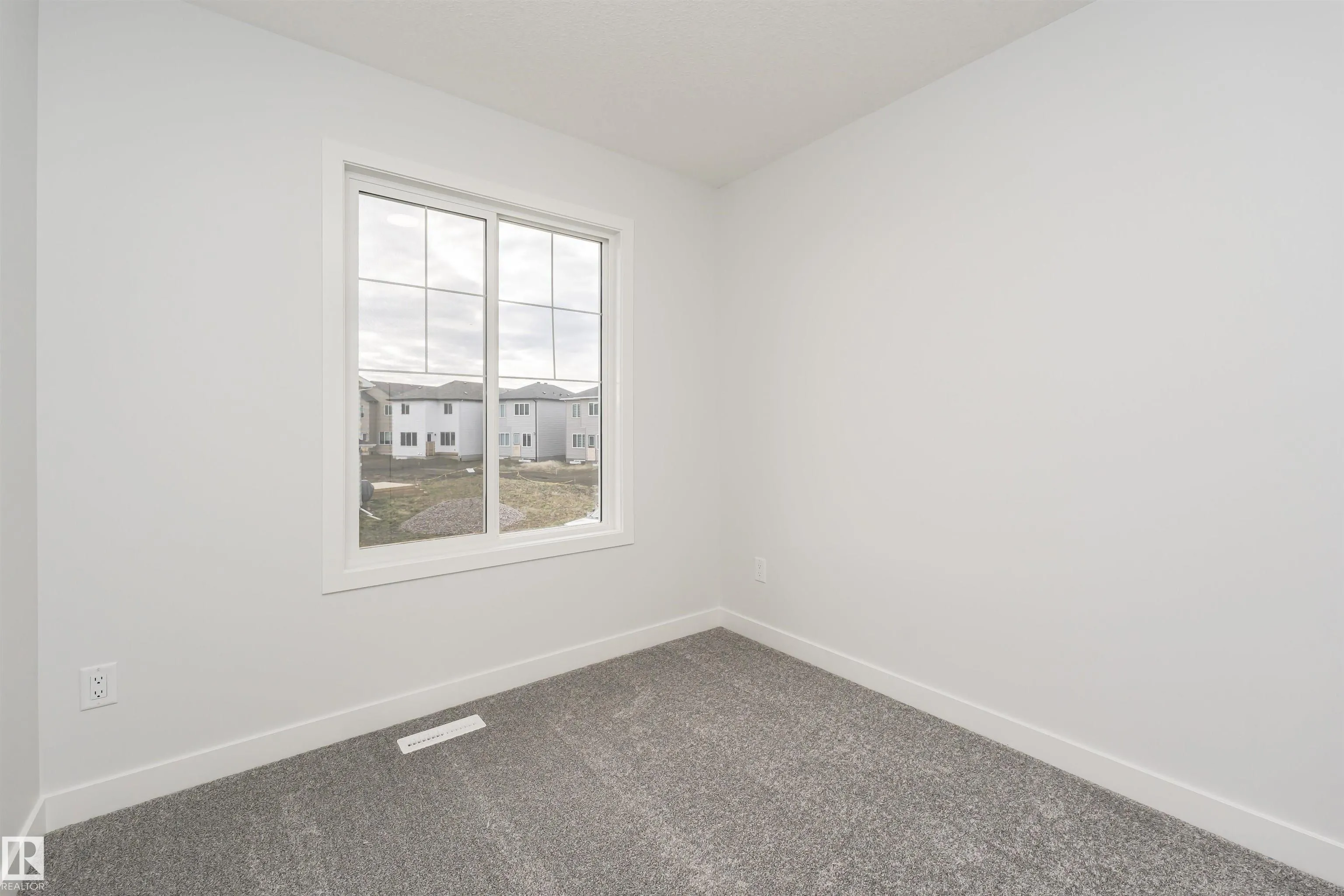 9566 CARSON BEND