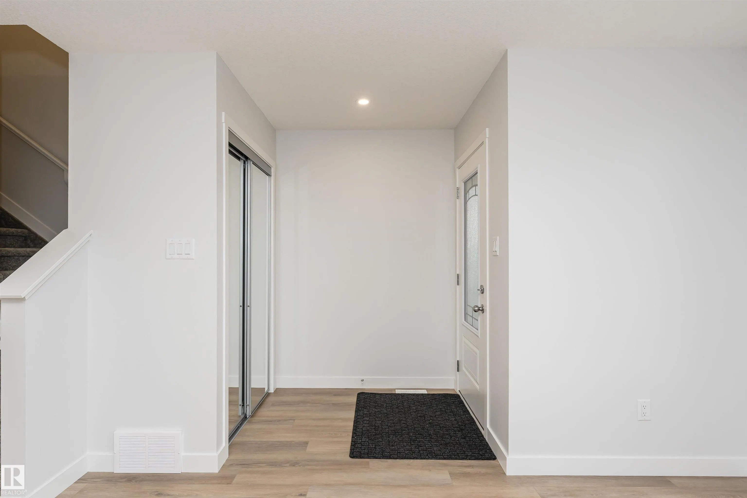 9566 CARSON BEND