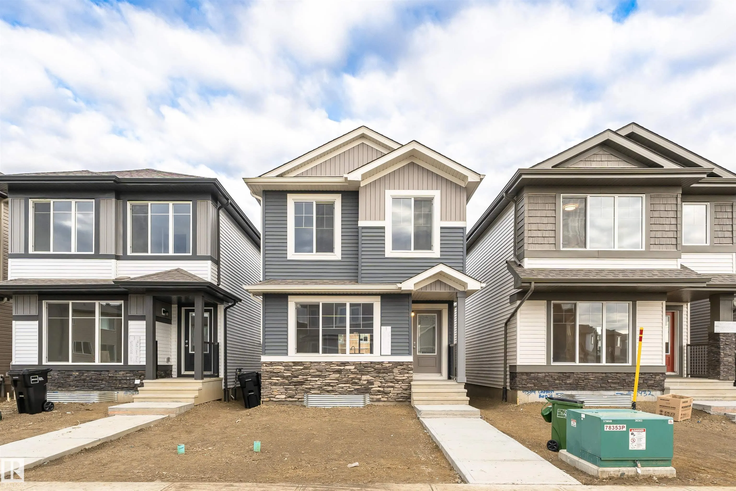9566 CARSON BEND