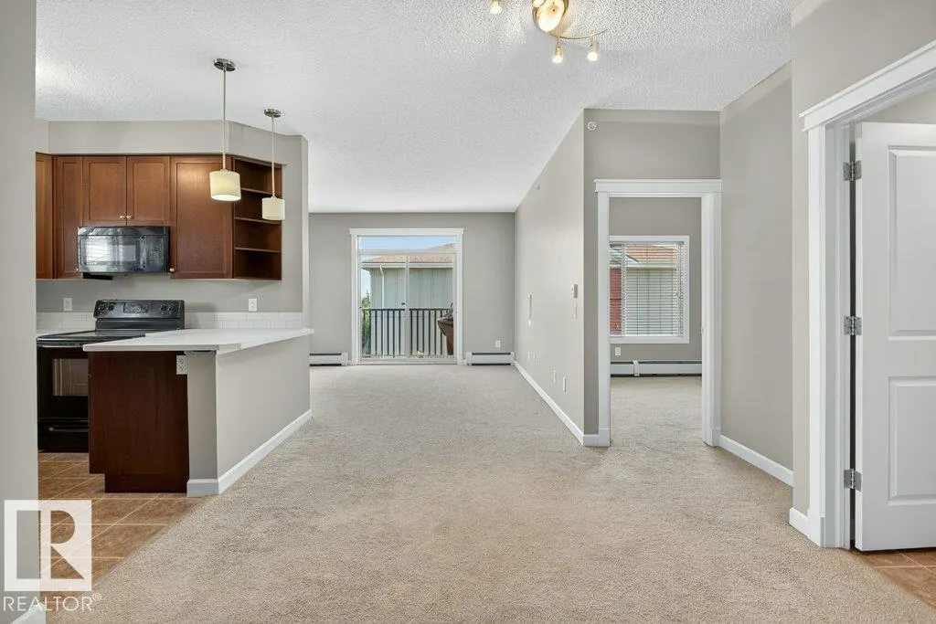 3715 WHITELAW Lane