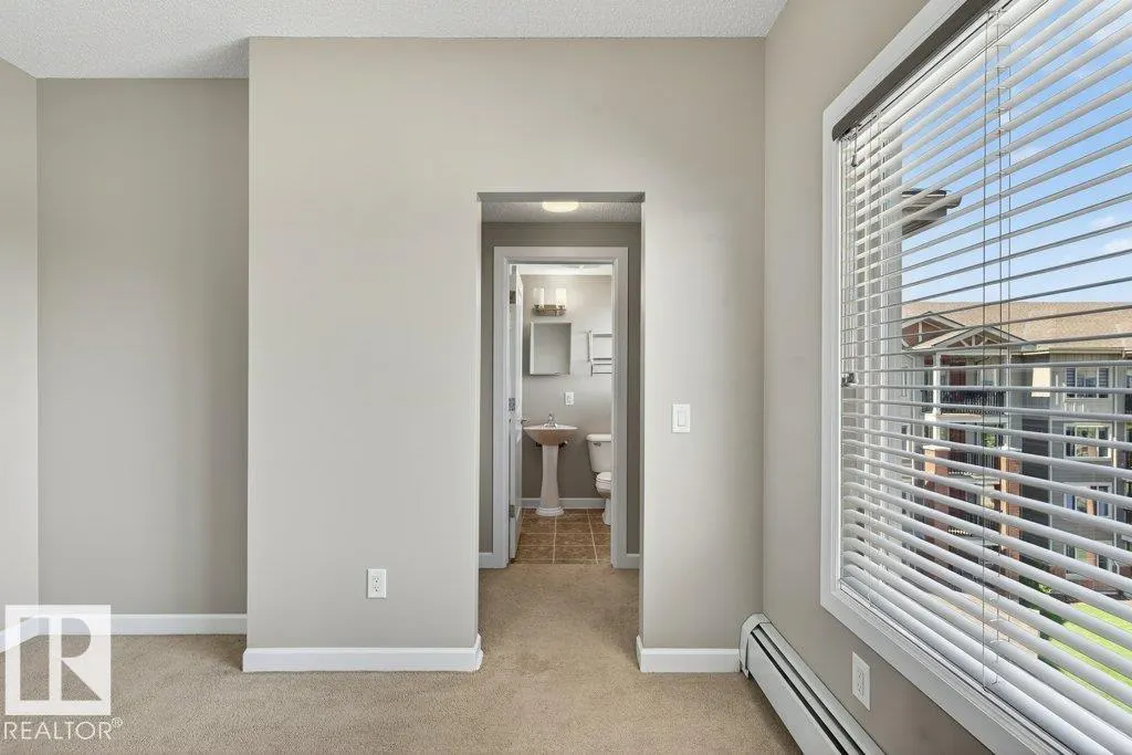 3715 WHITELAW Lane