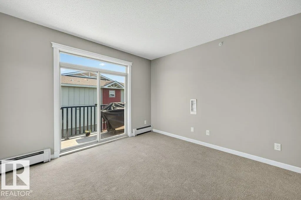 3715 WHITELAW Lane