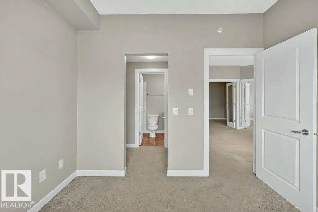 3715 WHITELAW Lane