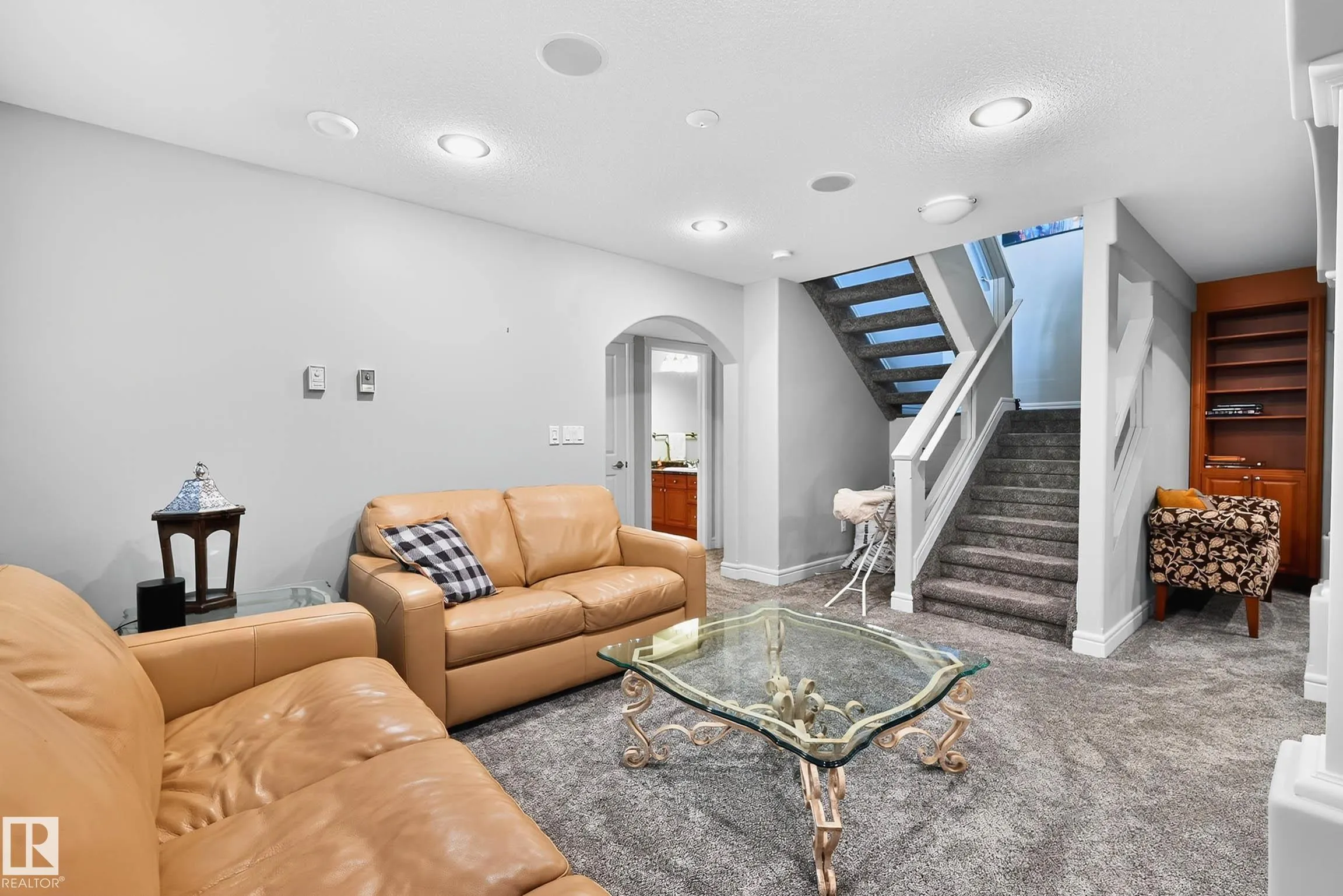 13 OAKCREST Terrace