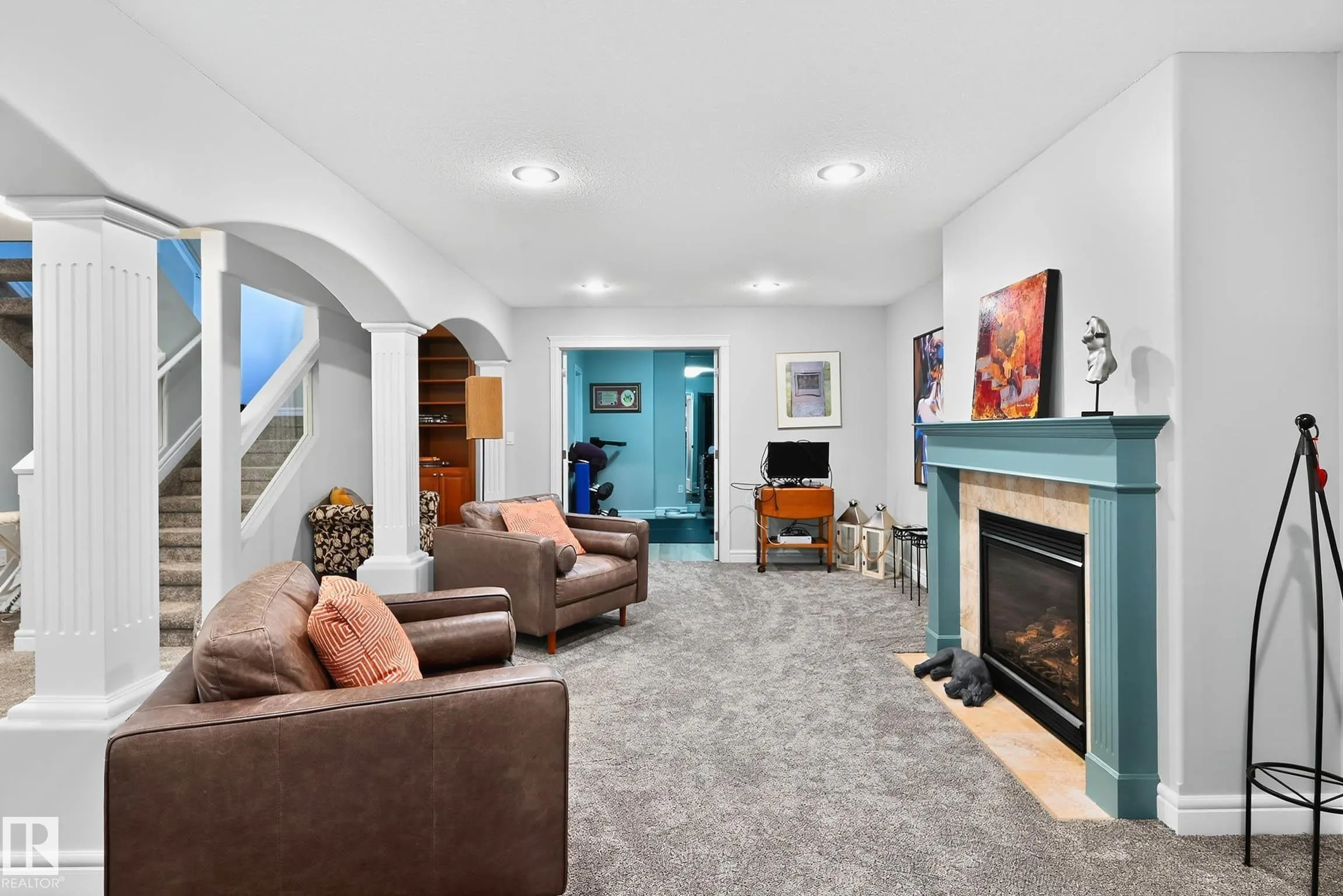 13 OAKCREST Terrace