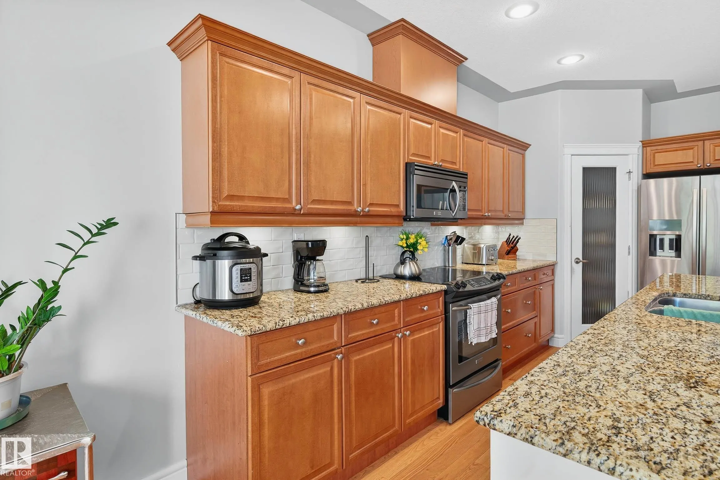 13 OAKCREST Terrace