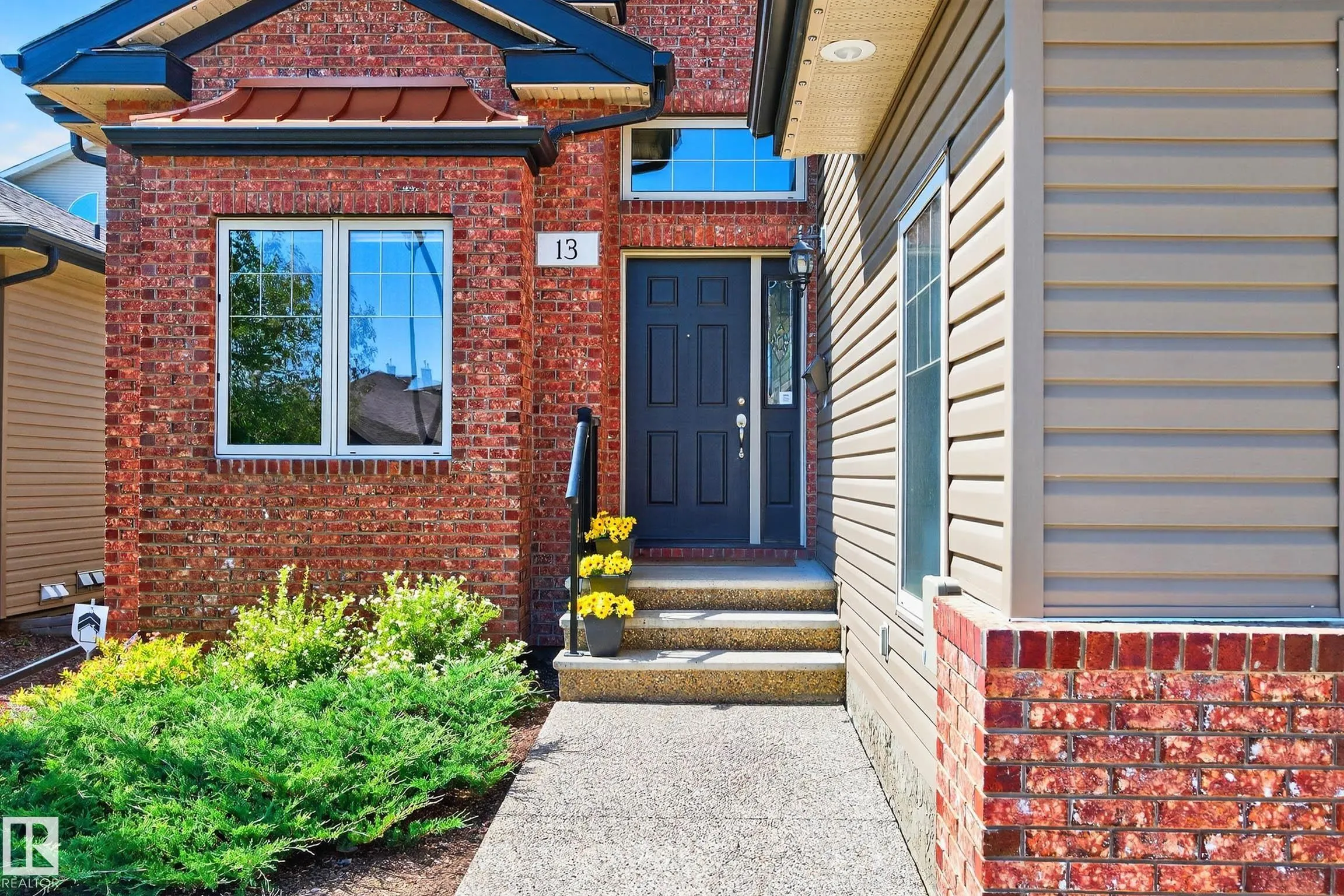 13 OAKCREST Terrace