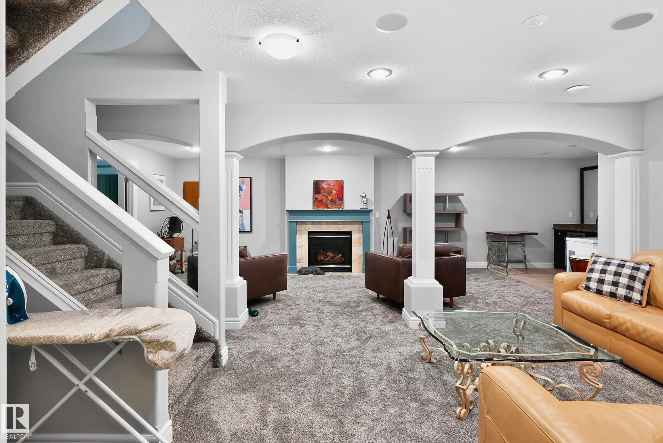 13 OAKCREST Terrace