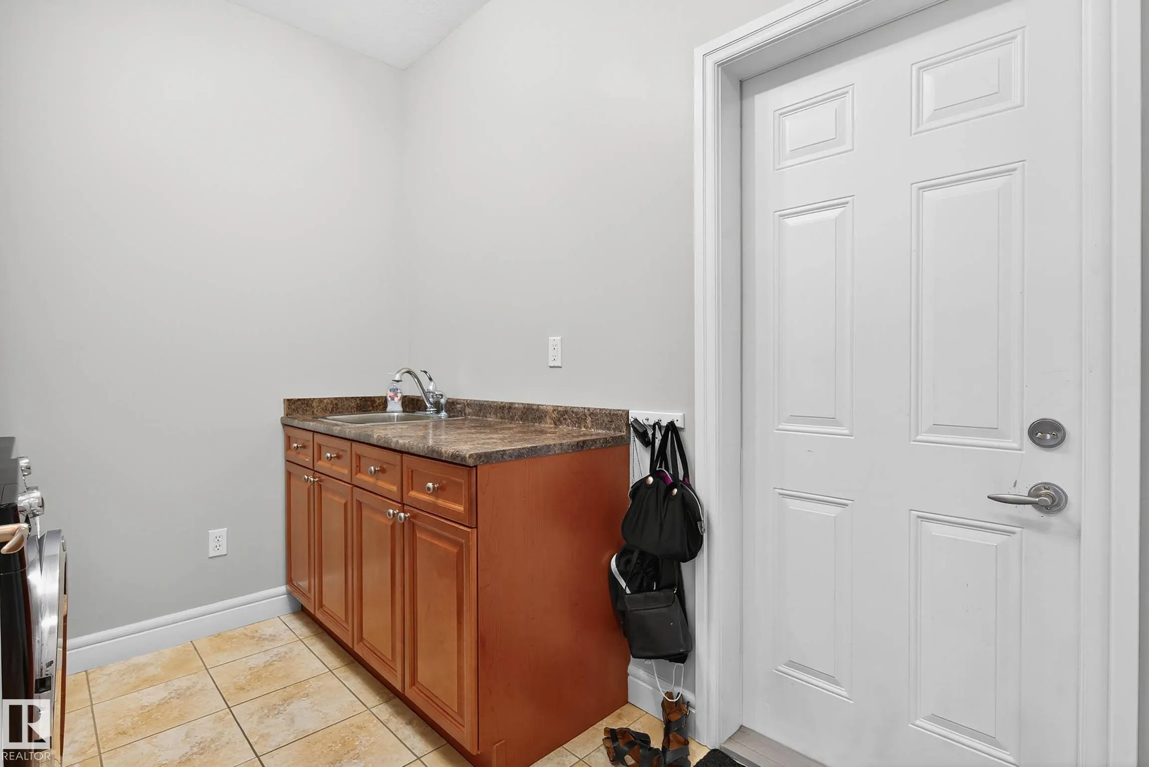 13 OAKCREST Terrace
