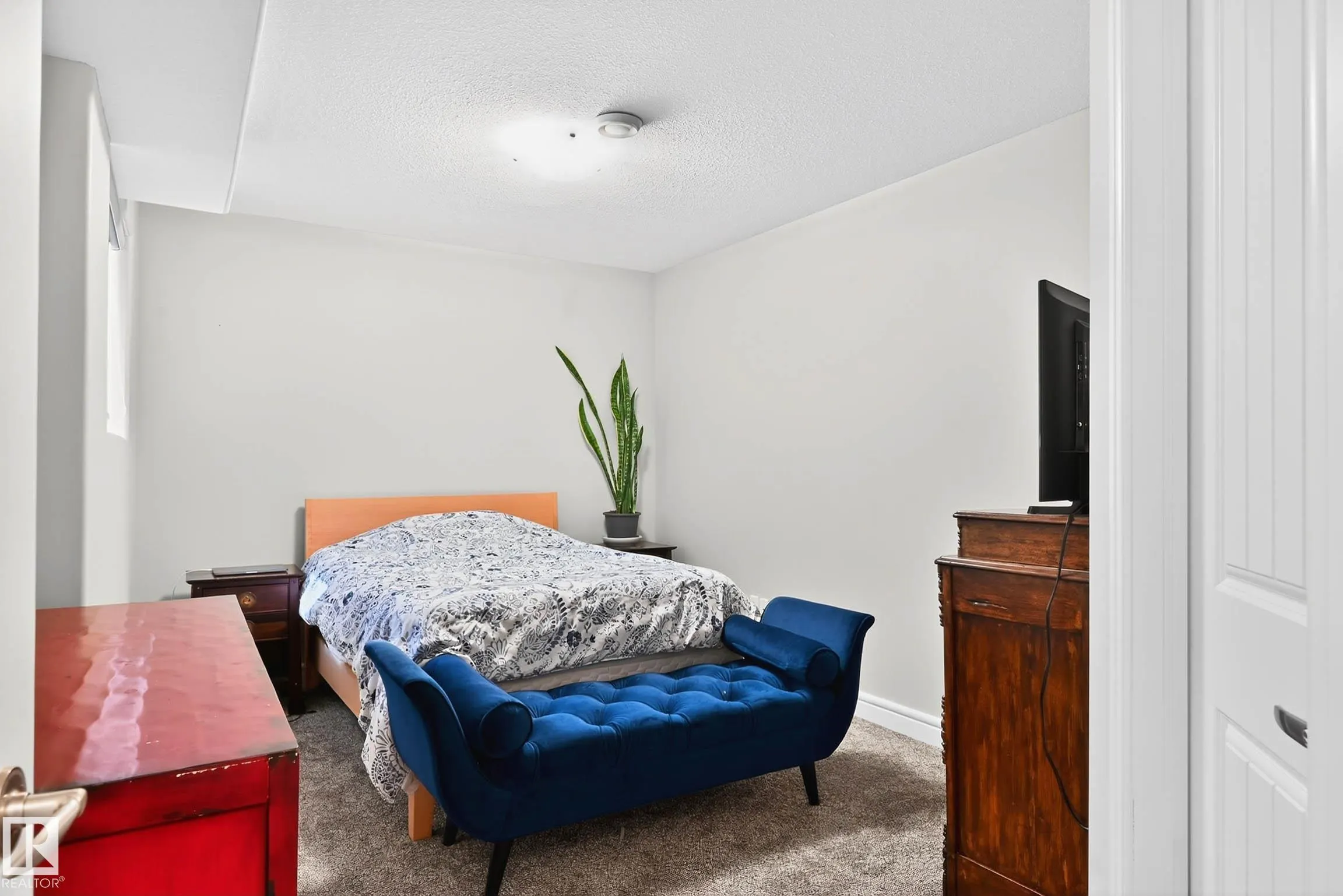13 OAKCREST Terrace