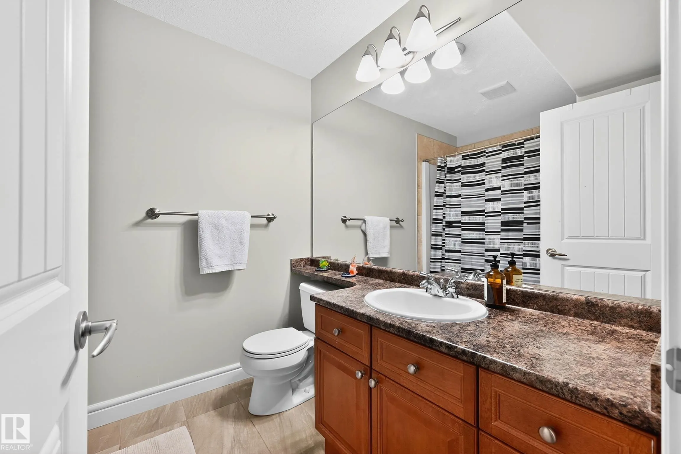 13 OAKCREST Terrace