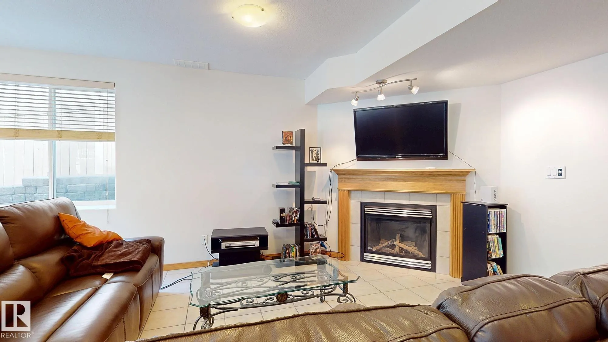 7 KINGSBURY Crescent