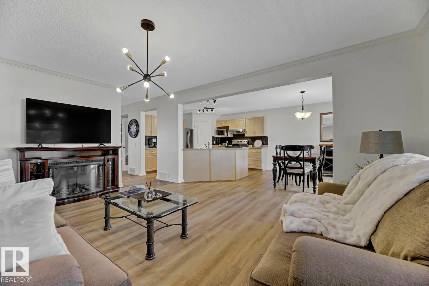 8 LAKEWOOD Cove