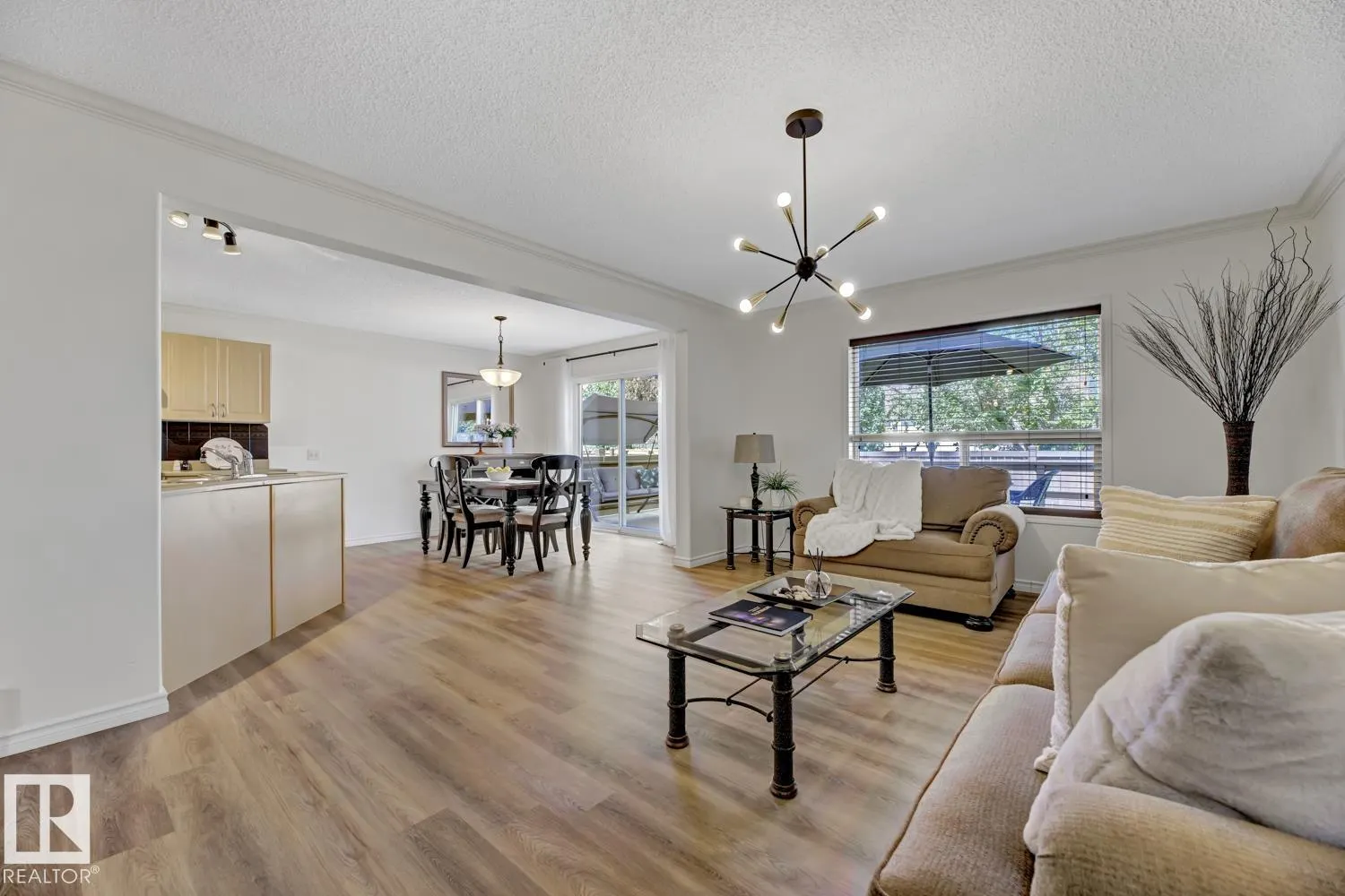8 LAKEWOOD Cove