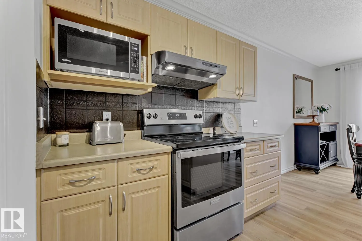 8 LAKEWOOD Cove