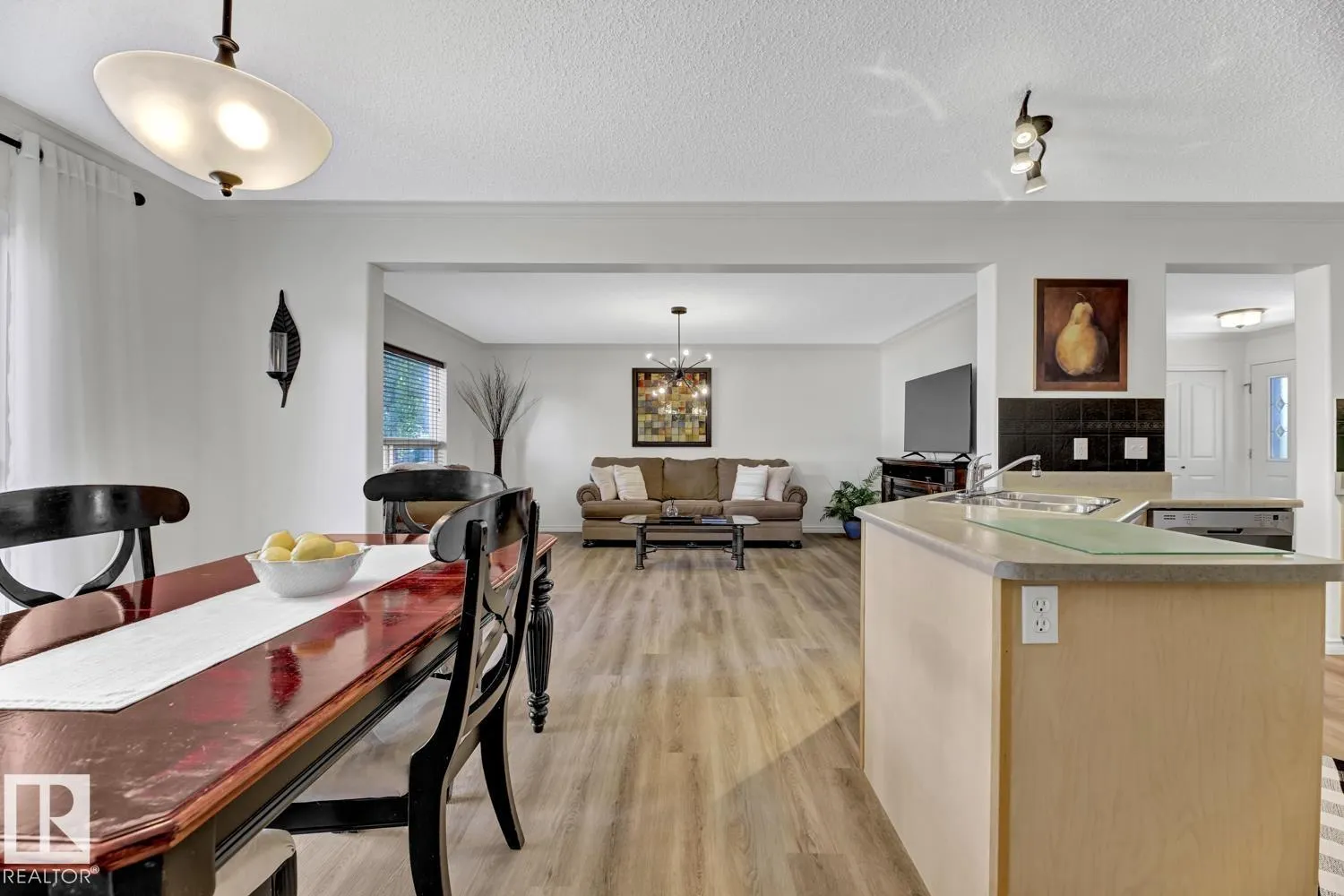 8 LAKEWOOD Cove