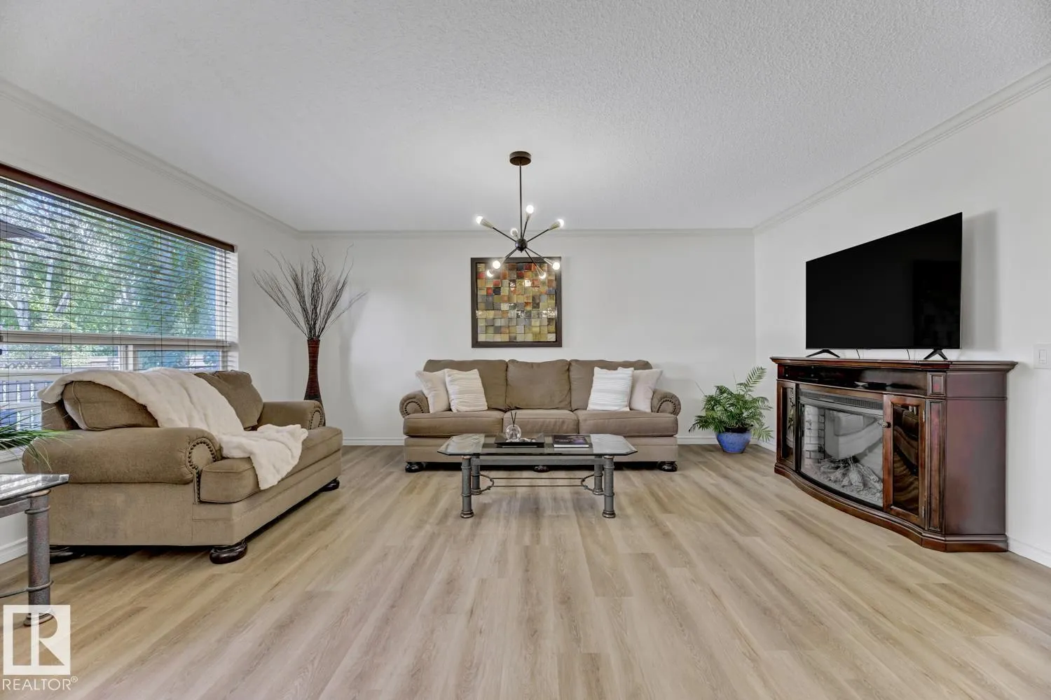 8 LAKEWOOD Cove