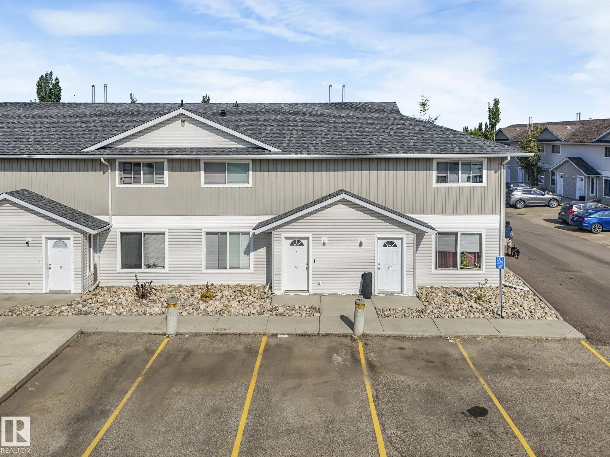 180 BRIDGEPORT Boulevard
