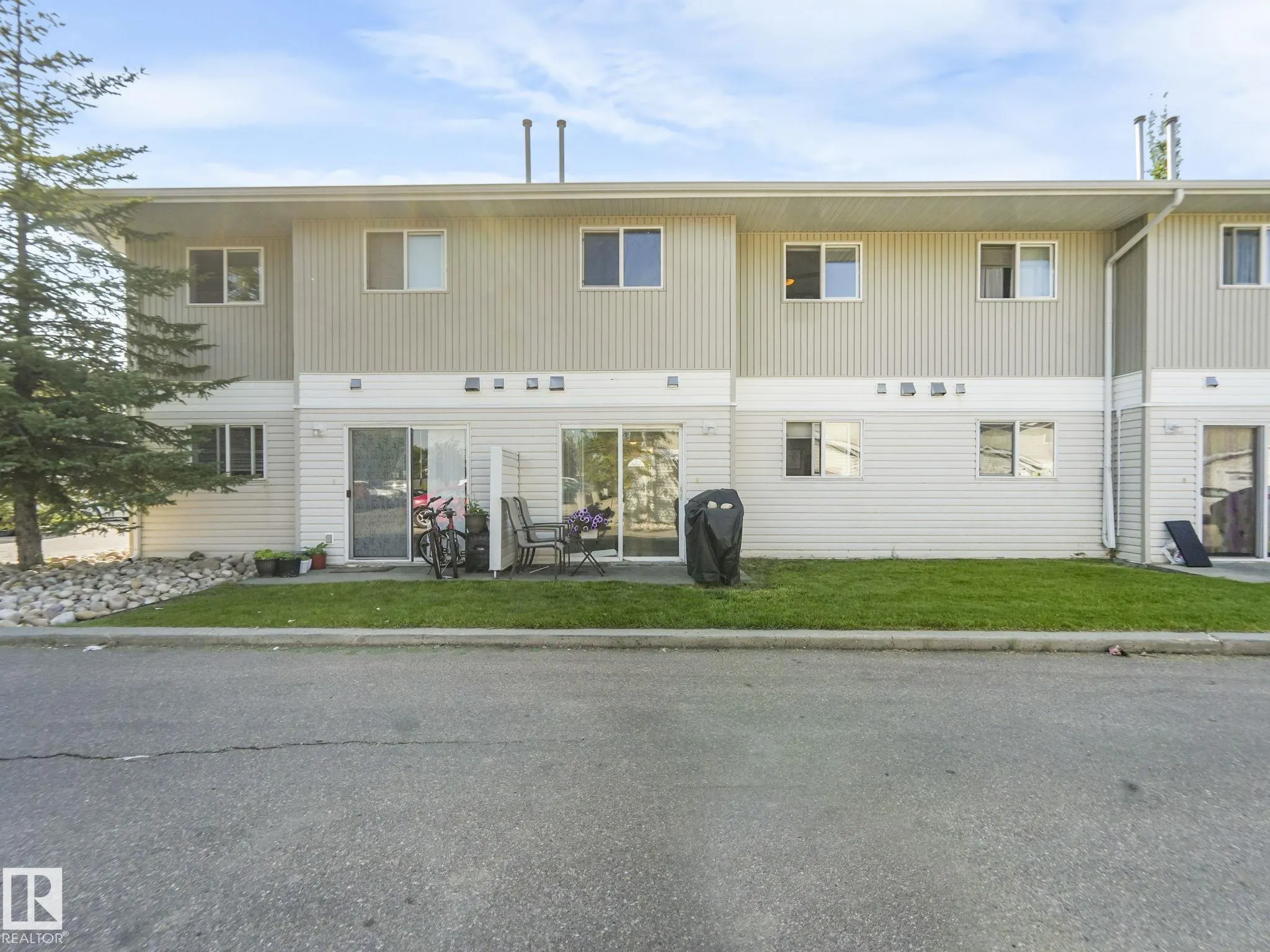 180 BRIDGEPORT Boulevard