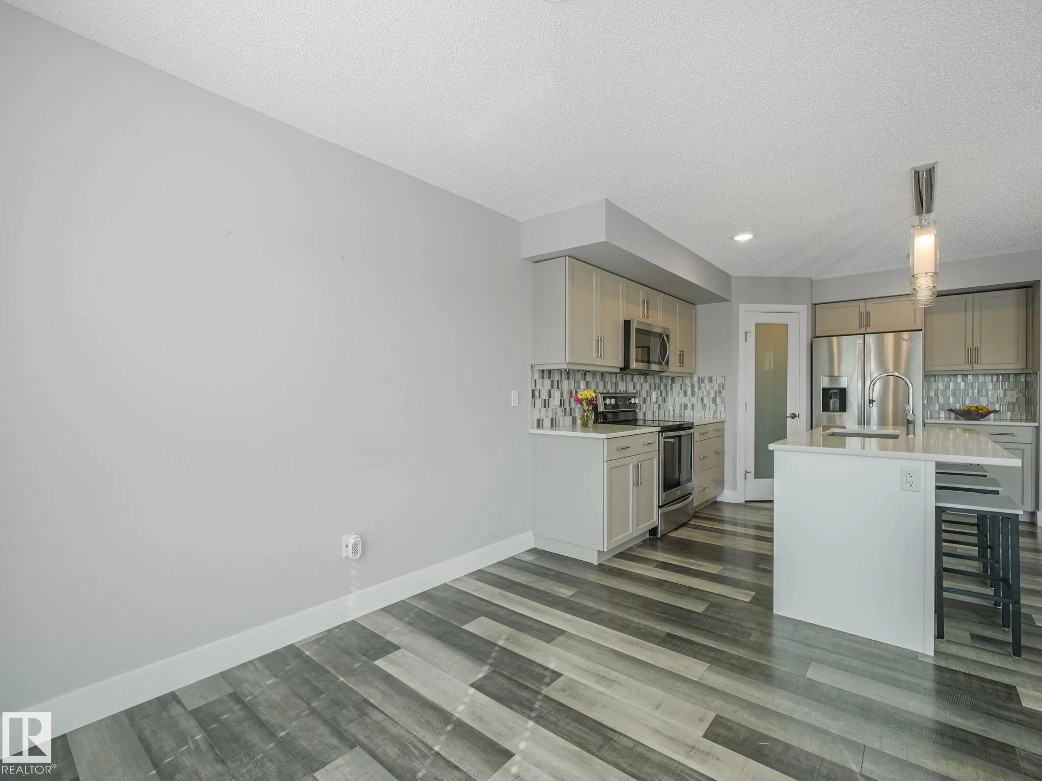 5810 66 Street