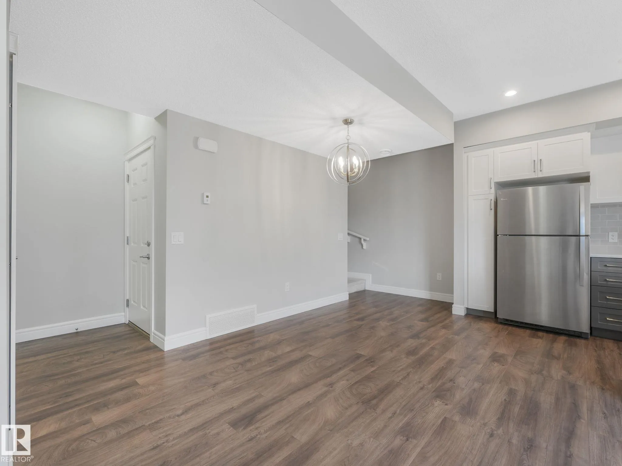 446 ALLARD Boulevard