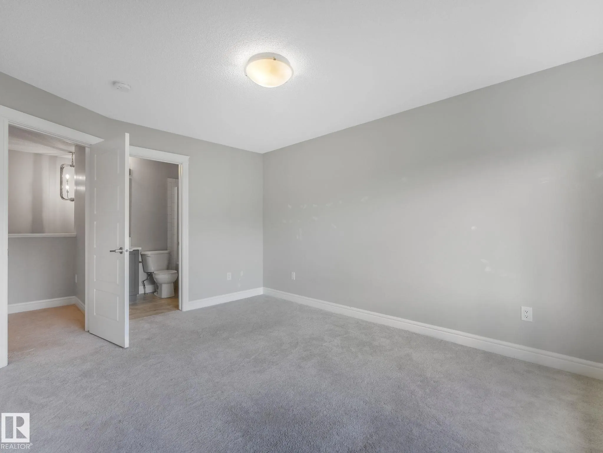 446 ALLARD Boulevard