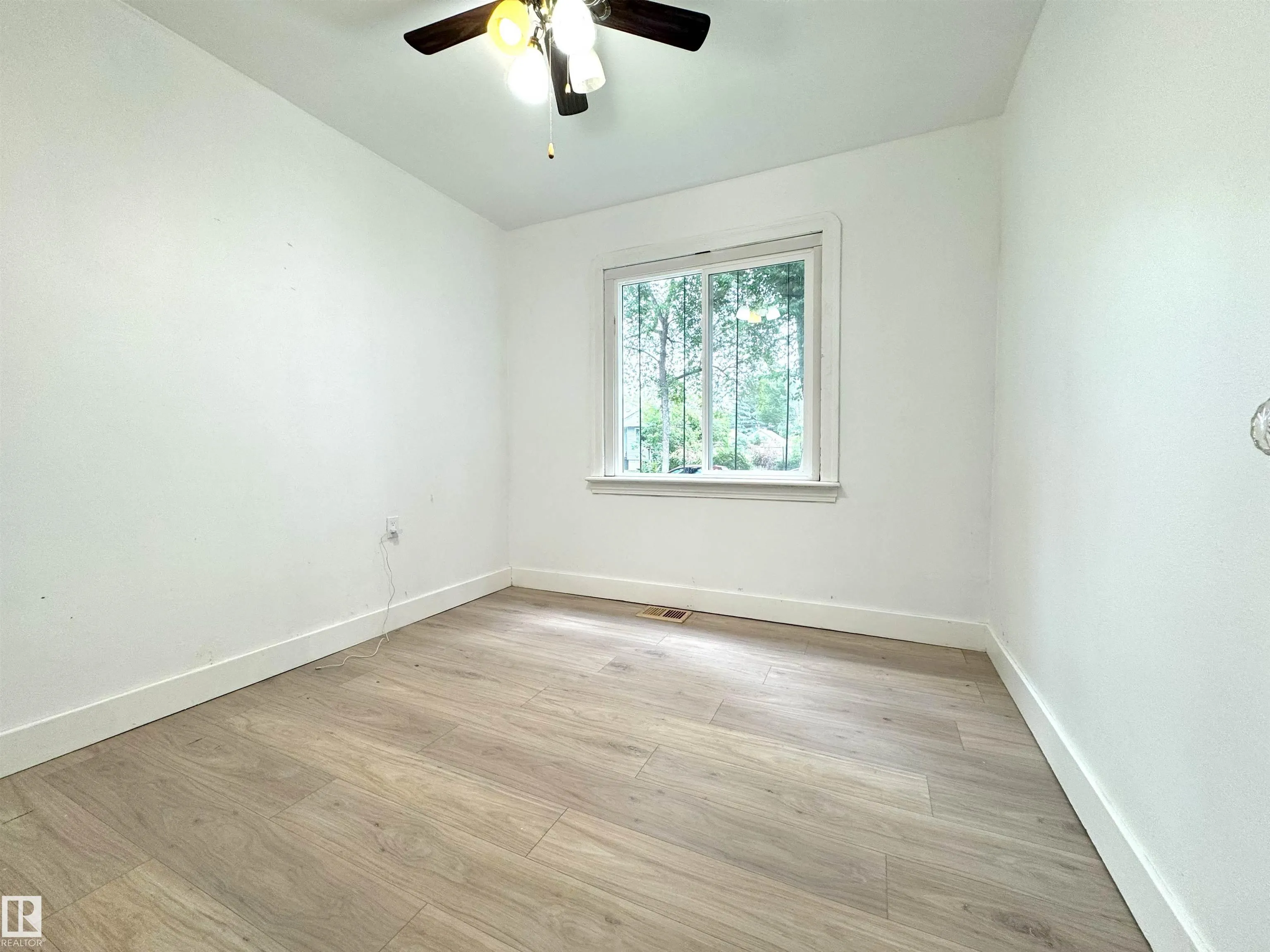 11840 70 Street