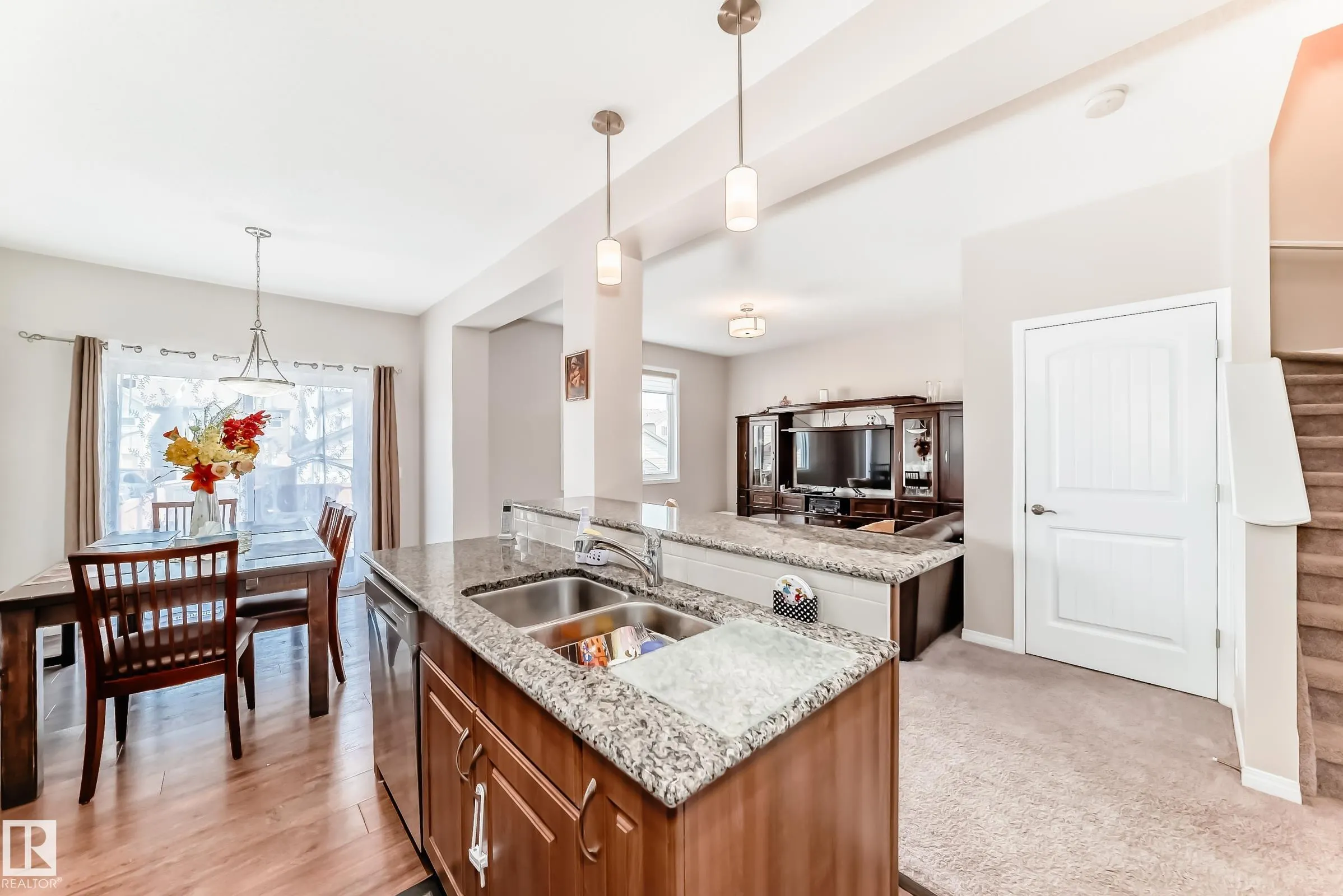 5870 ANTHONY Crescent