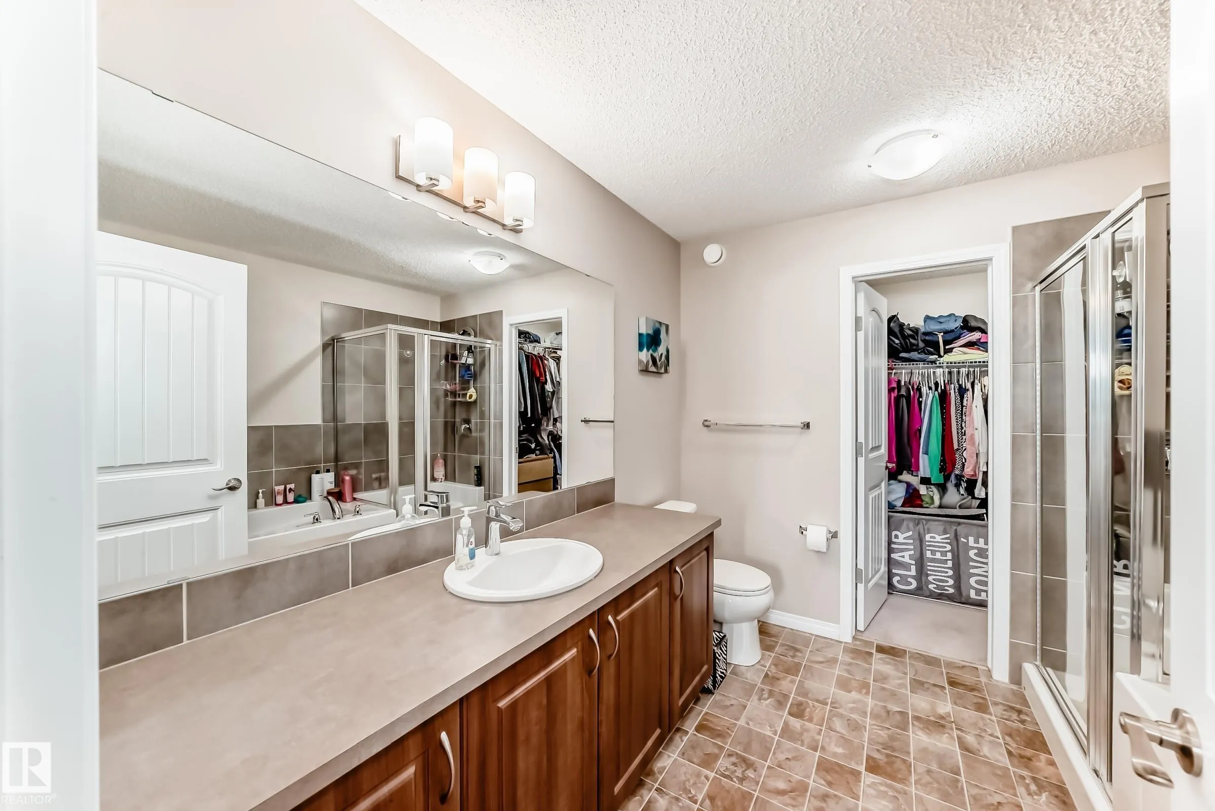 5870 ANTHONY Crescent