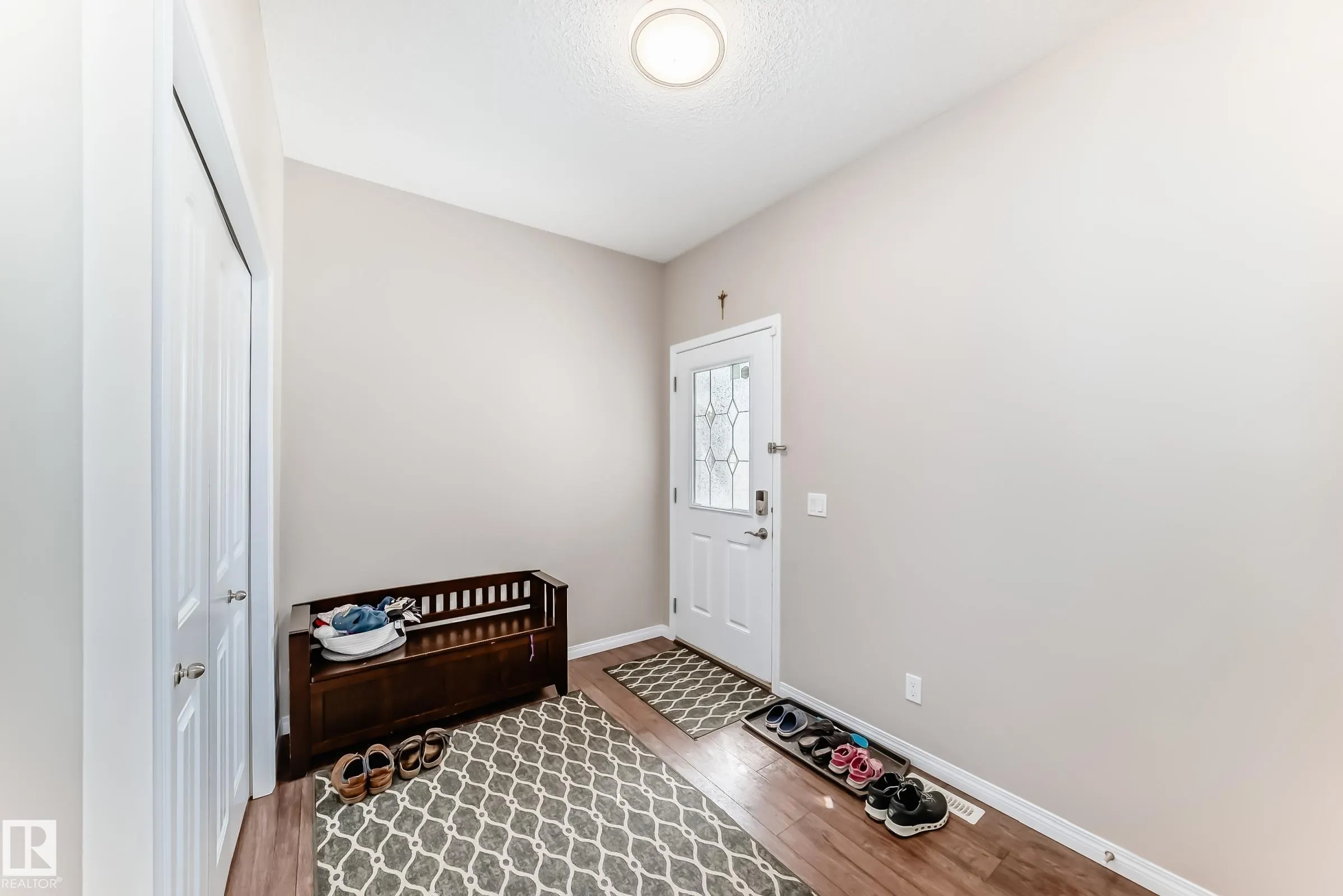 5870 ANTHONY Crescent