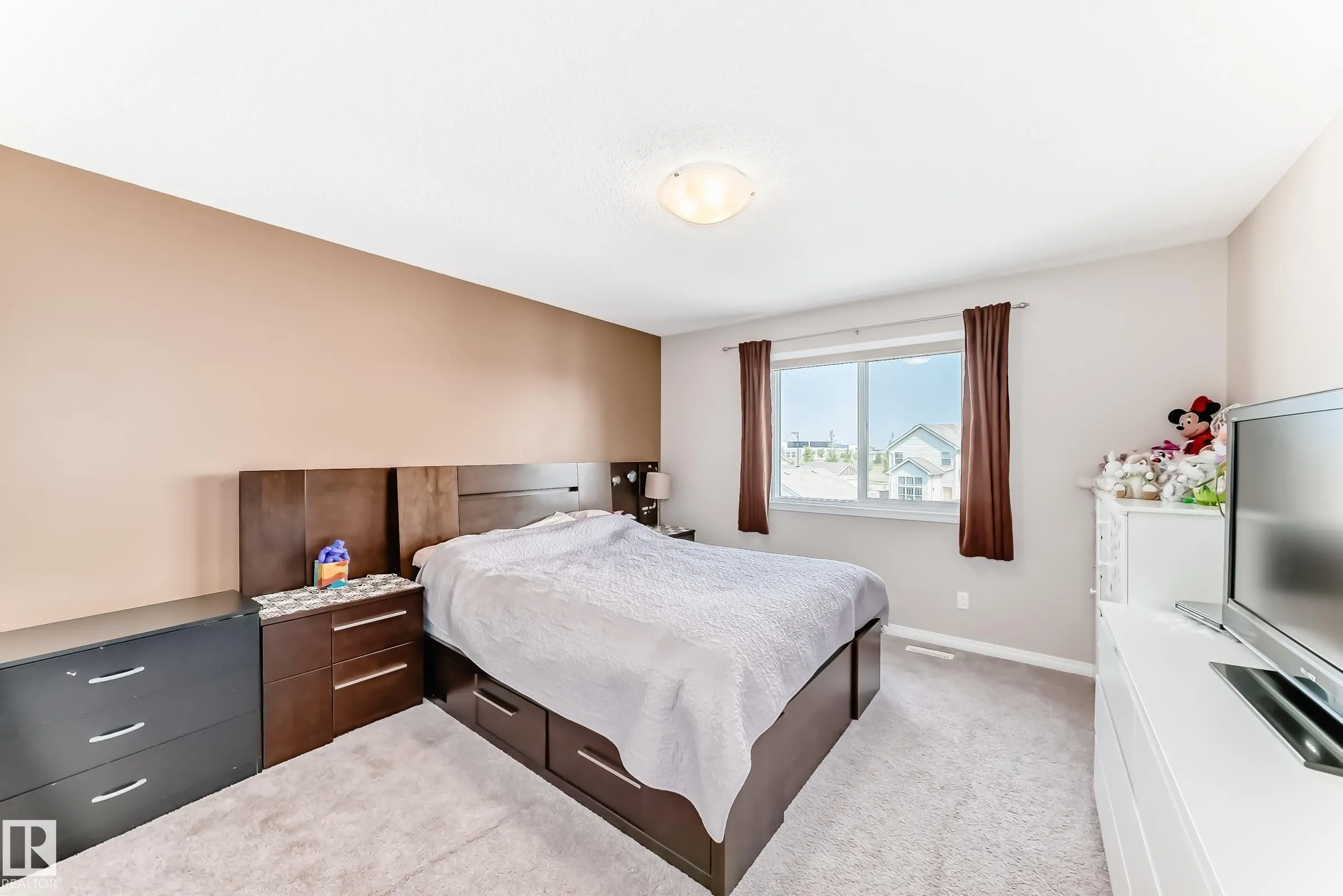 5870 ANTHONY Crescent